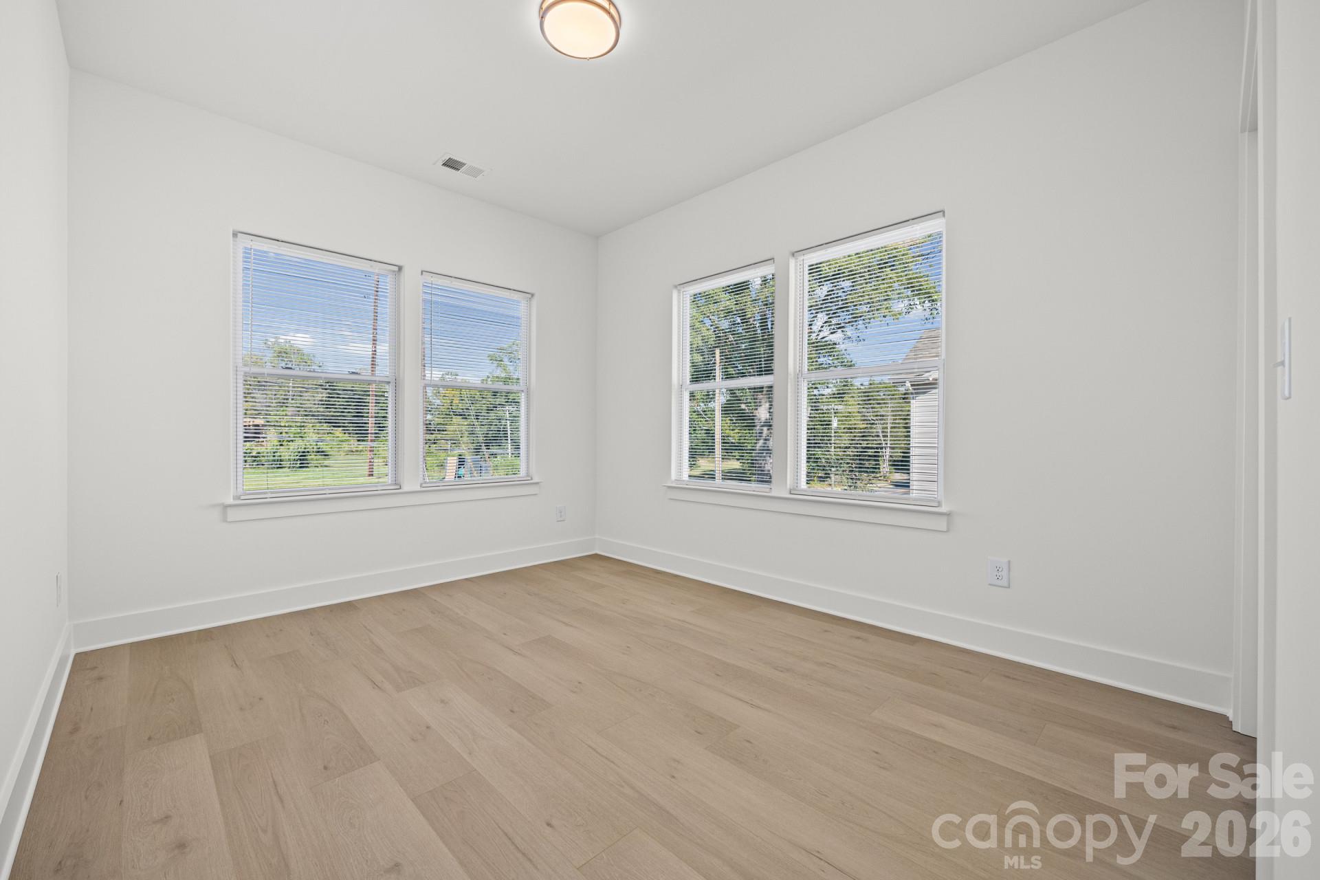 630 Modena Street Property Photo 23