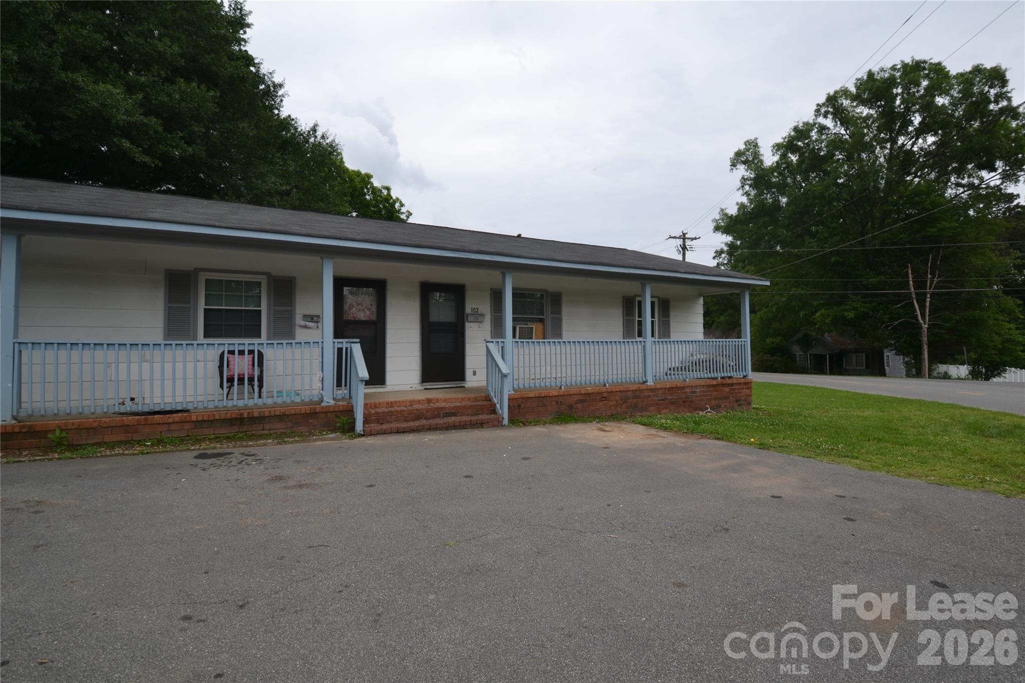 102 Sunset Drive Property Photo 1