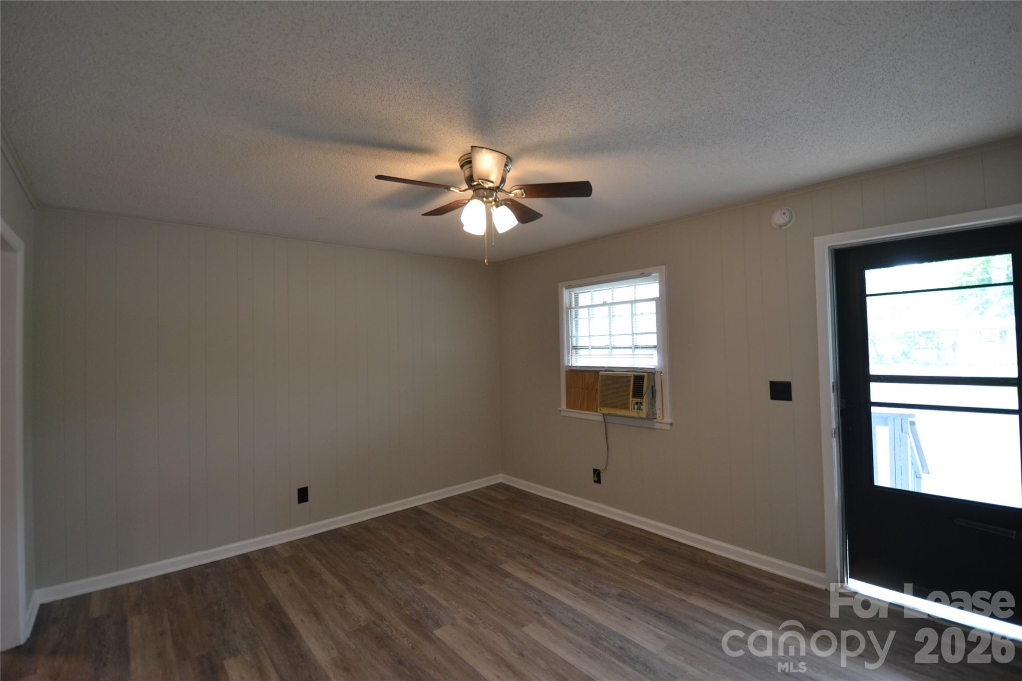 102 Sunset Drive Property Photo 4