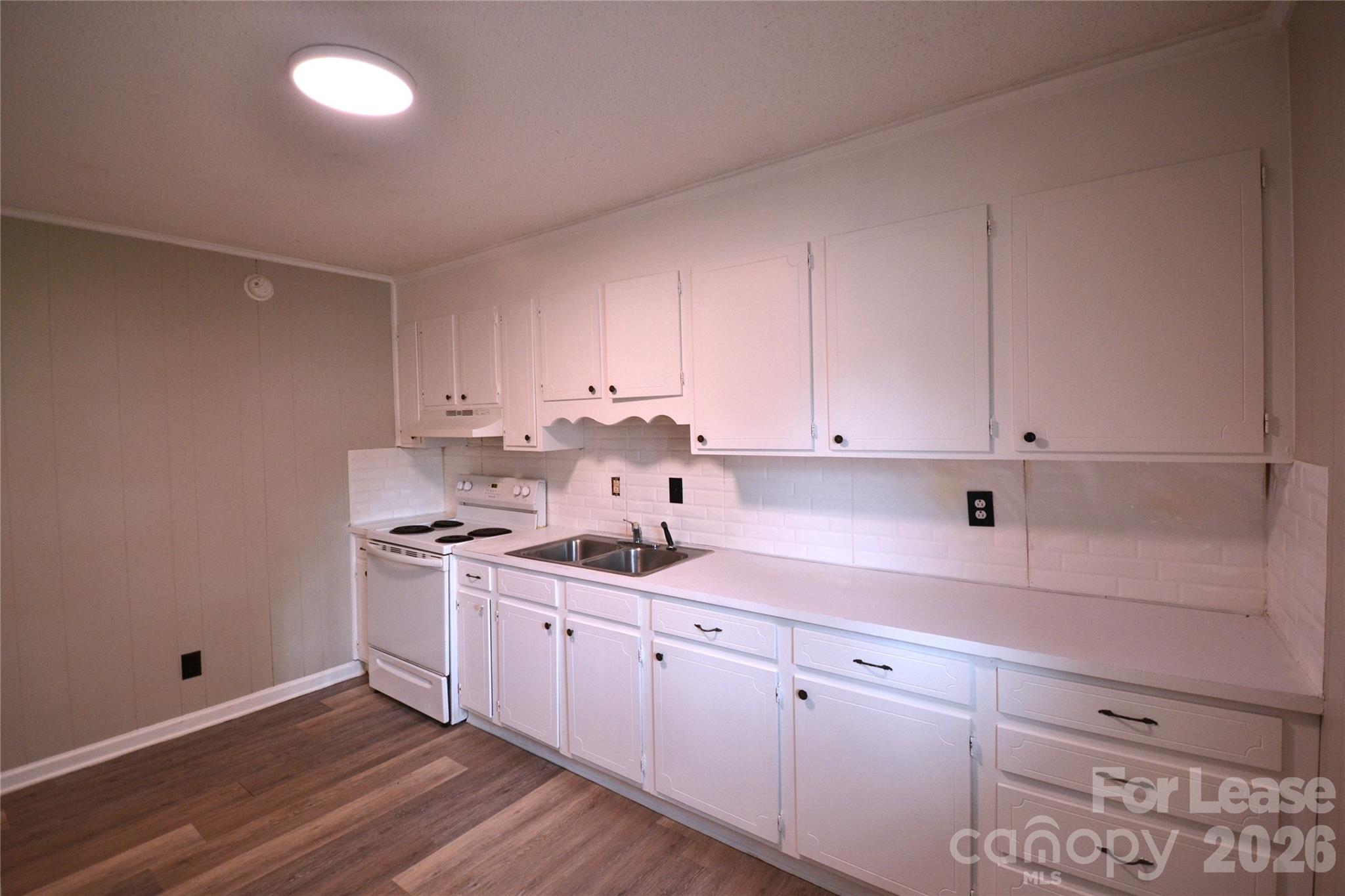 102 Sunset Drive Property Photo 9
