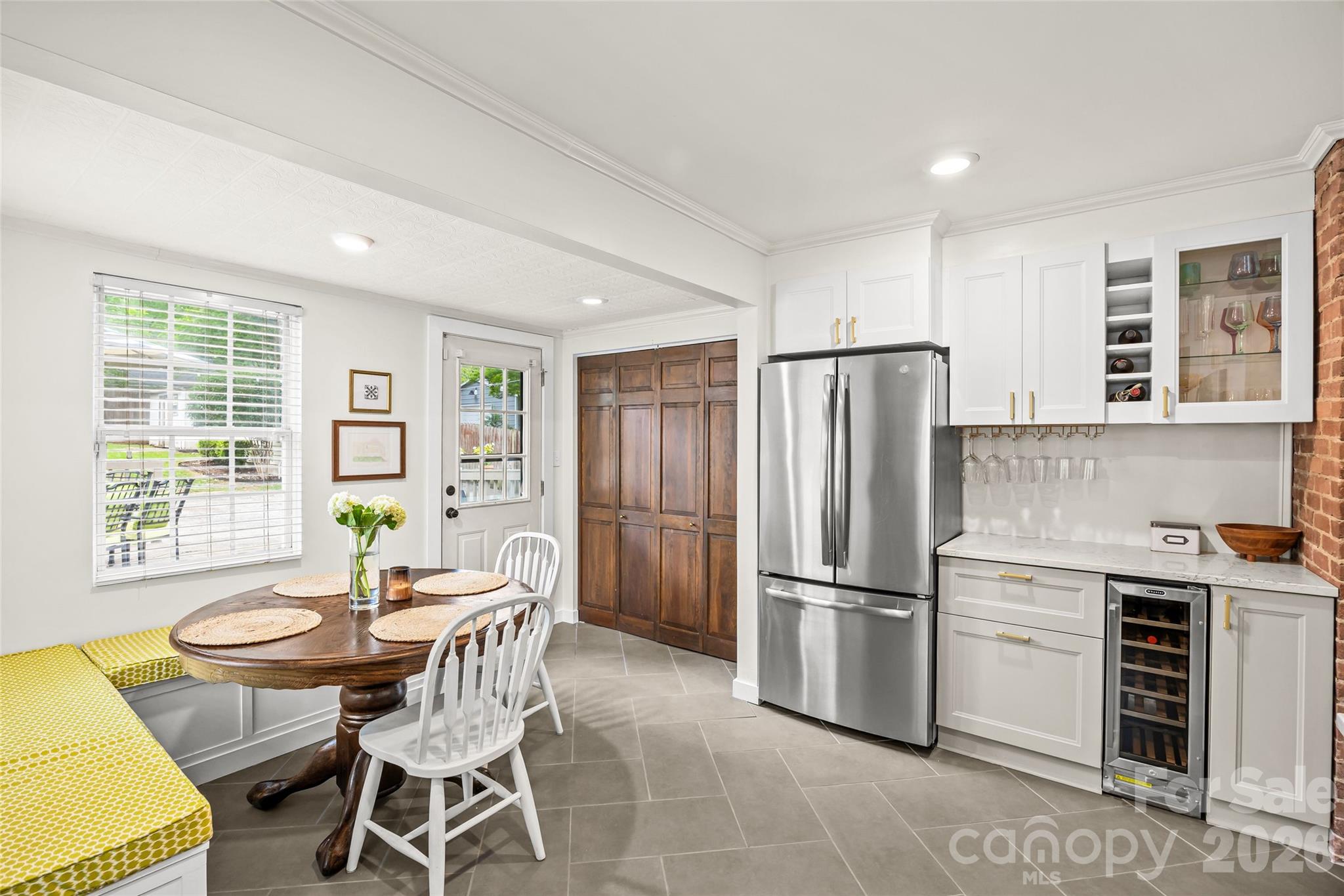 3225 Commonwealth Avenue Property Photo 9