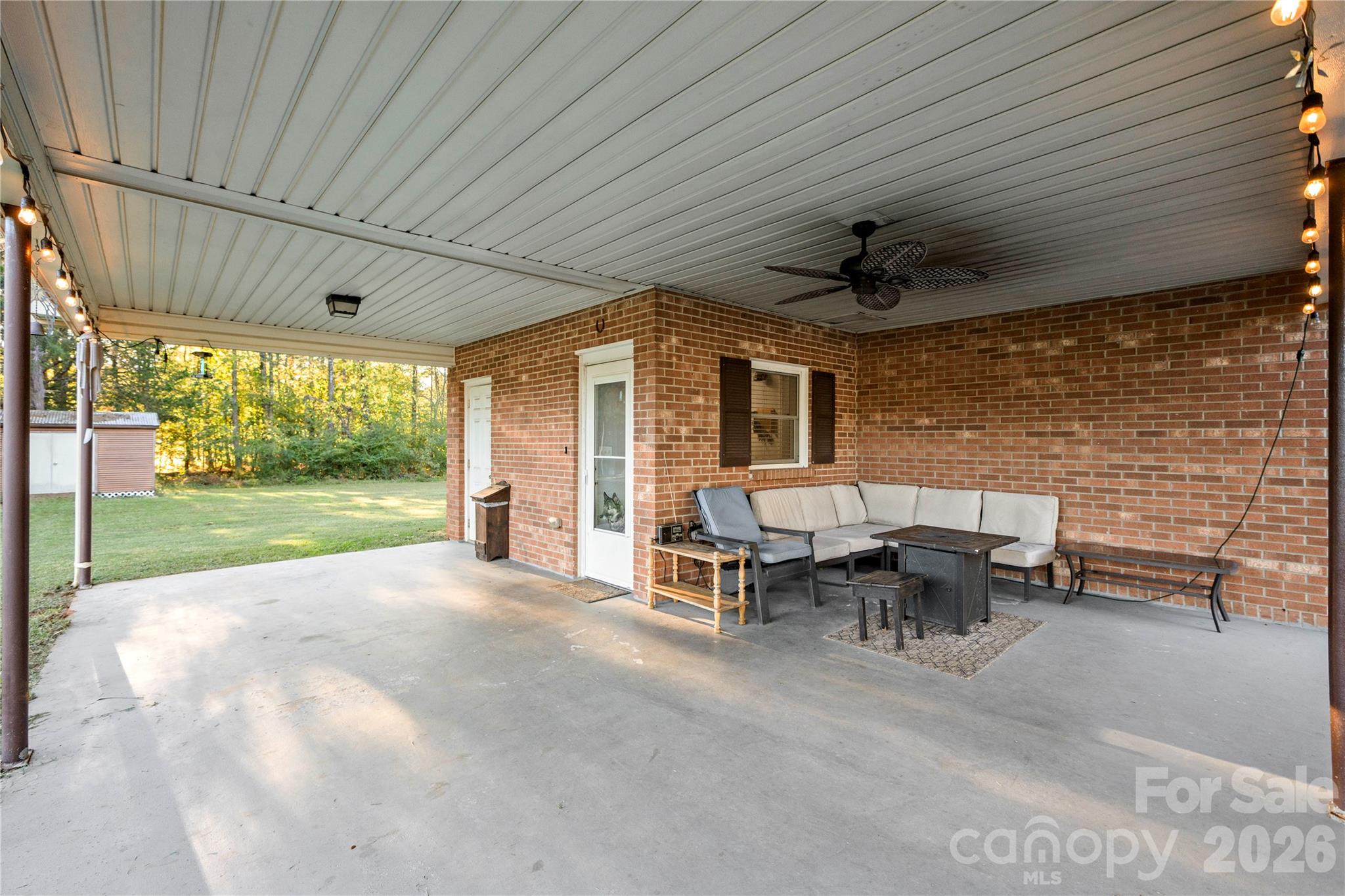 1875 Davis Circle Property Photo 6