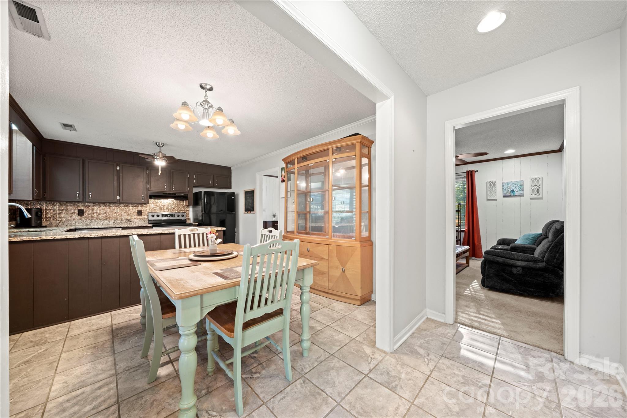 1875 Davis Circle Property Photo 11