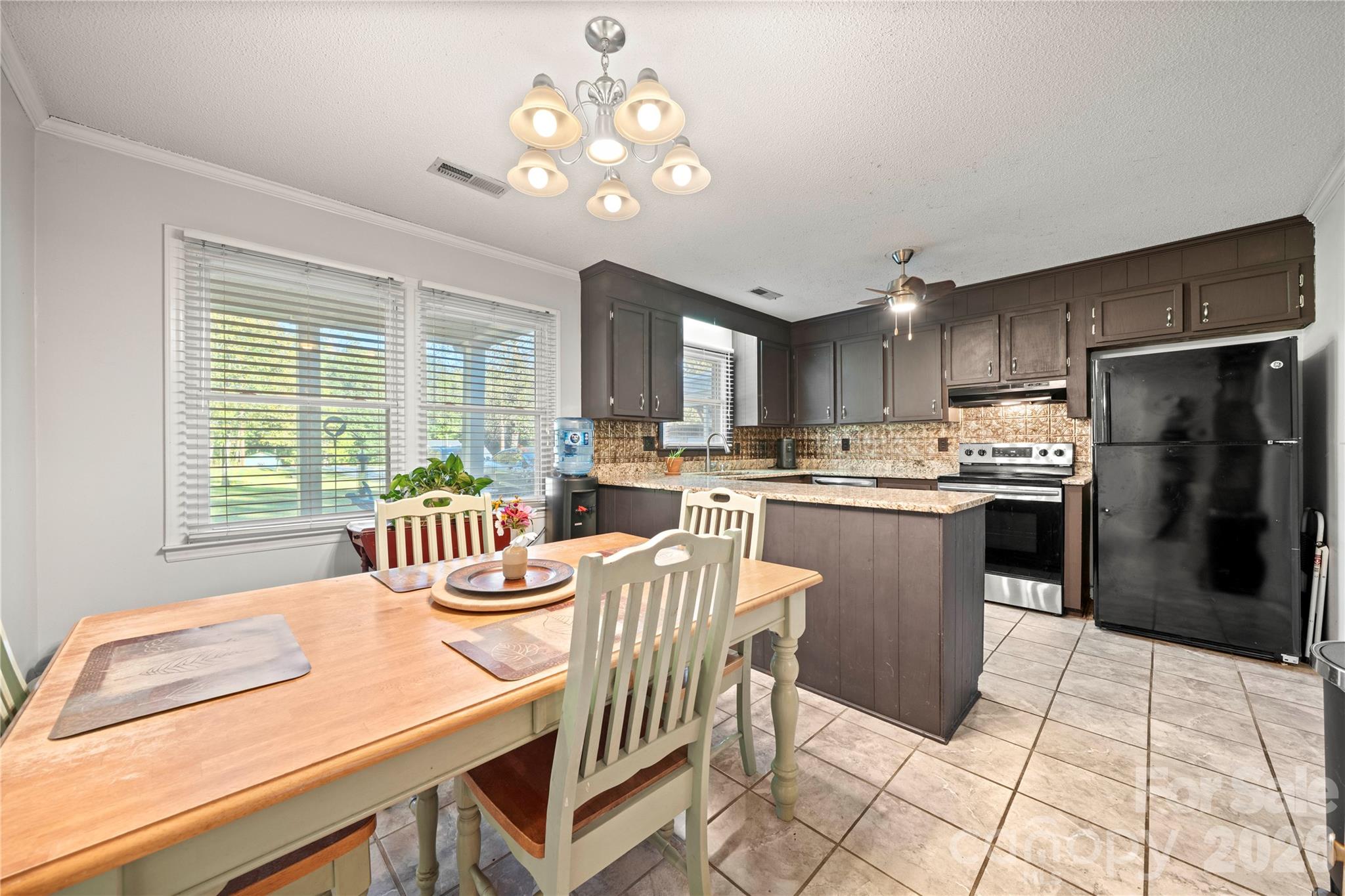 1875 Davis Circle Property Photo 12