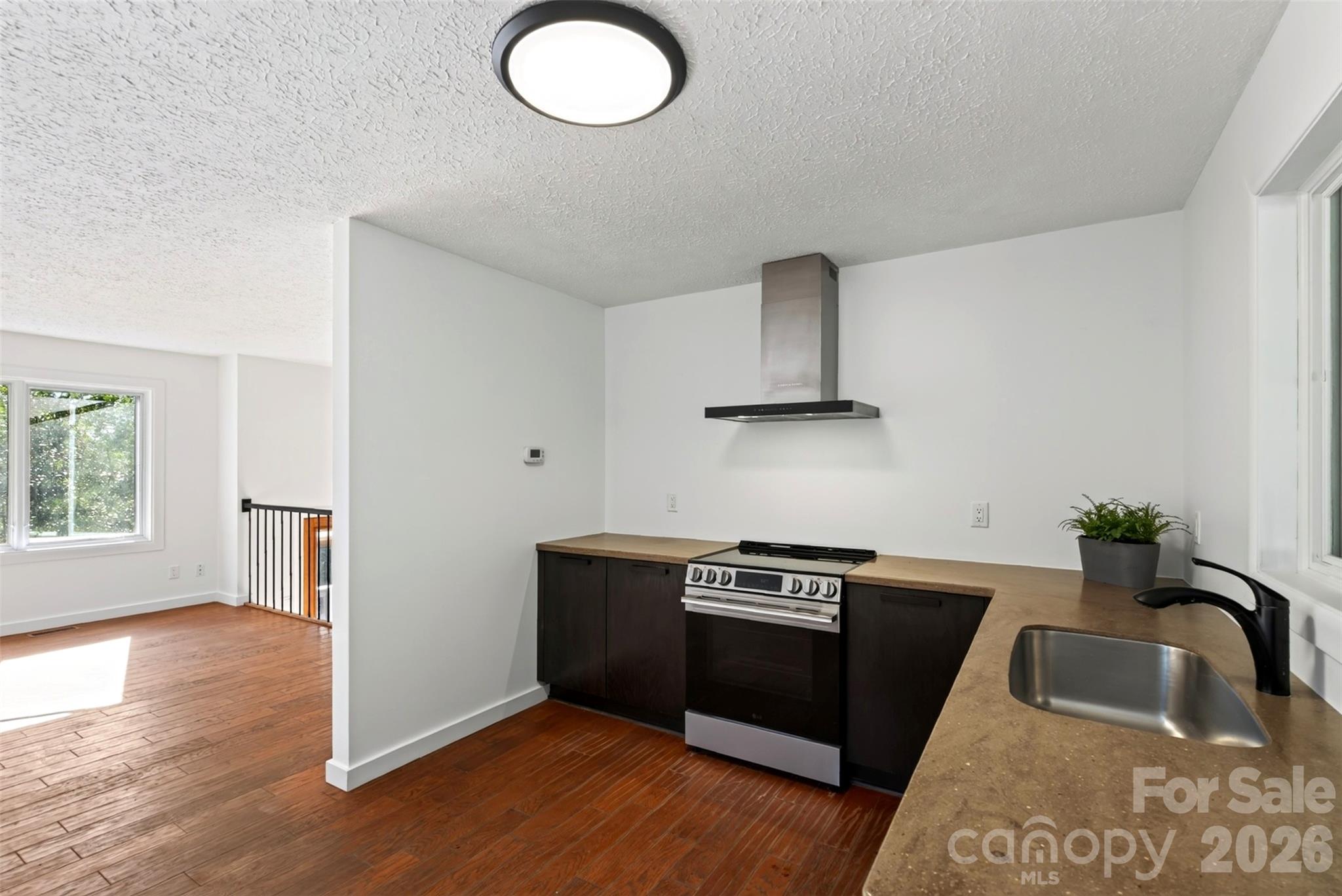 53 Hemlock Street Property Photo 6