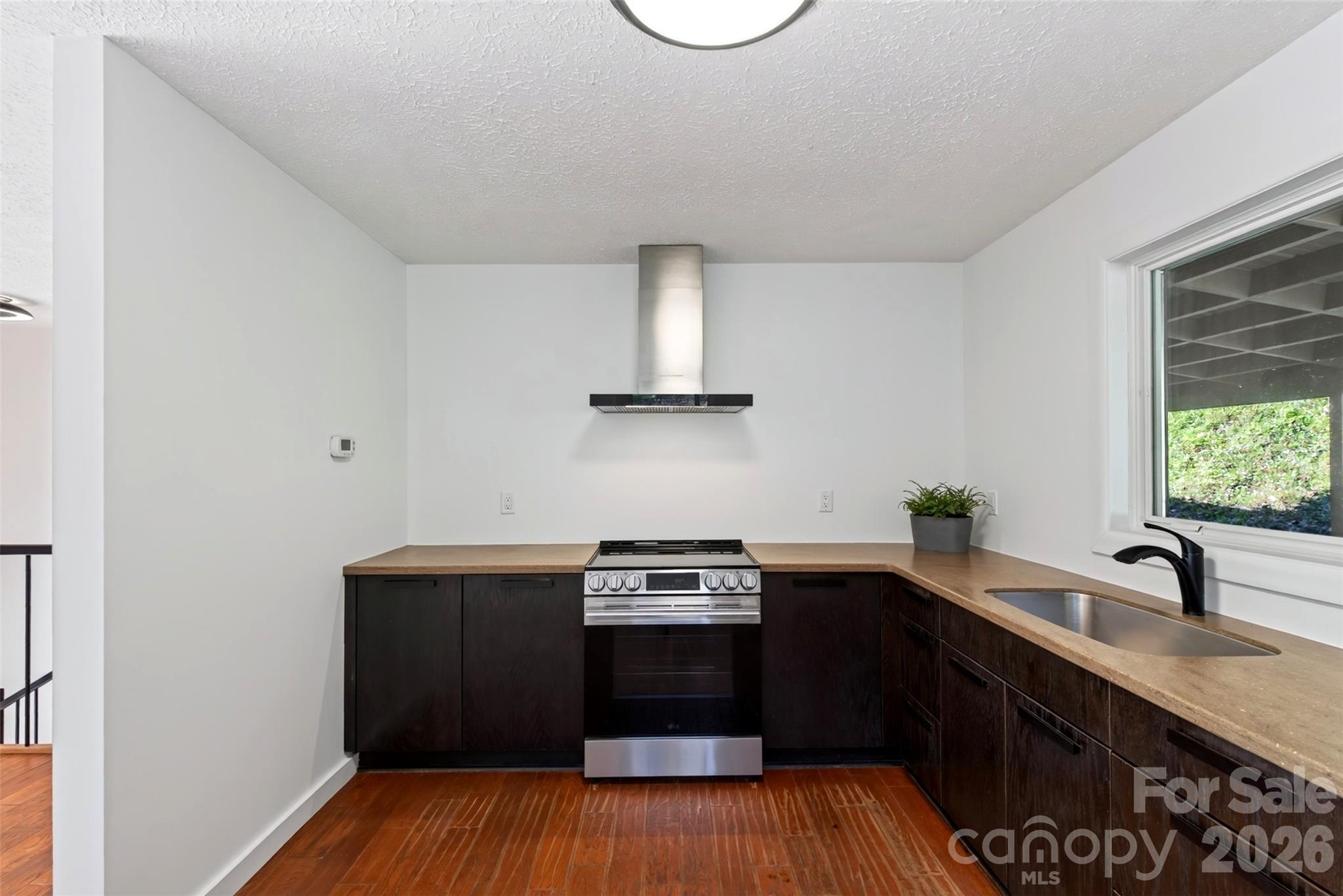 53 Hemlock Street Property Photo 9