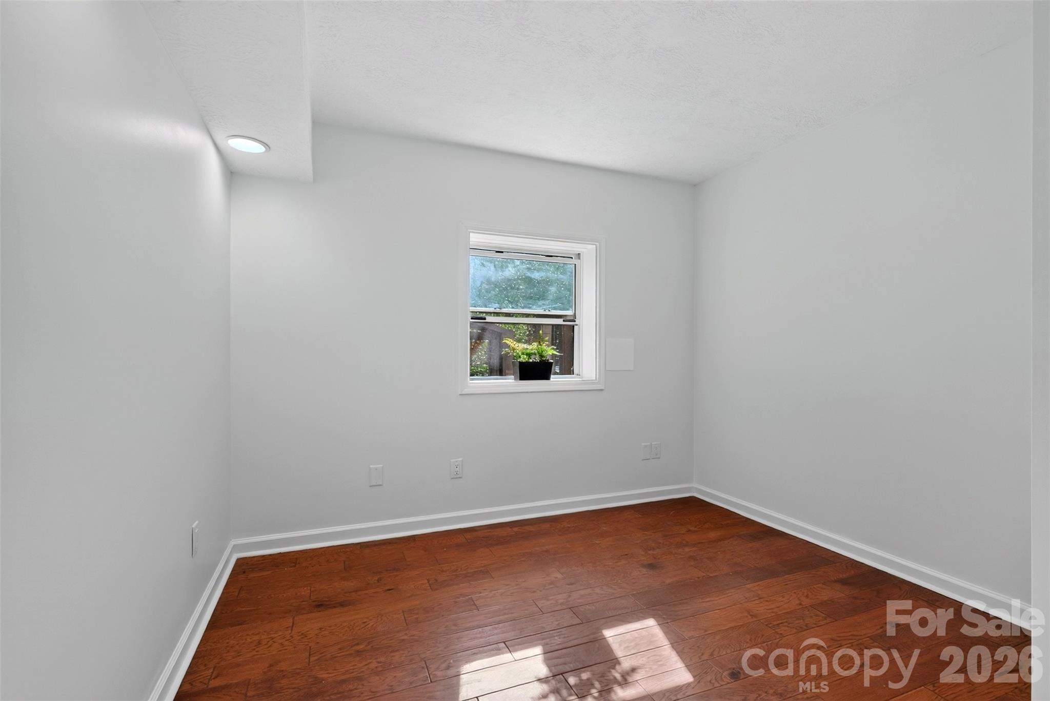 53 Hemlock Street Property Photo 21