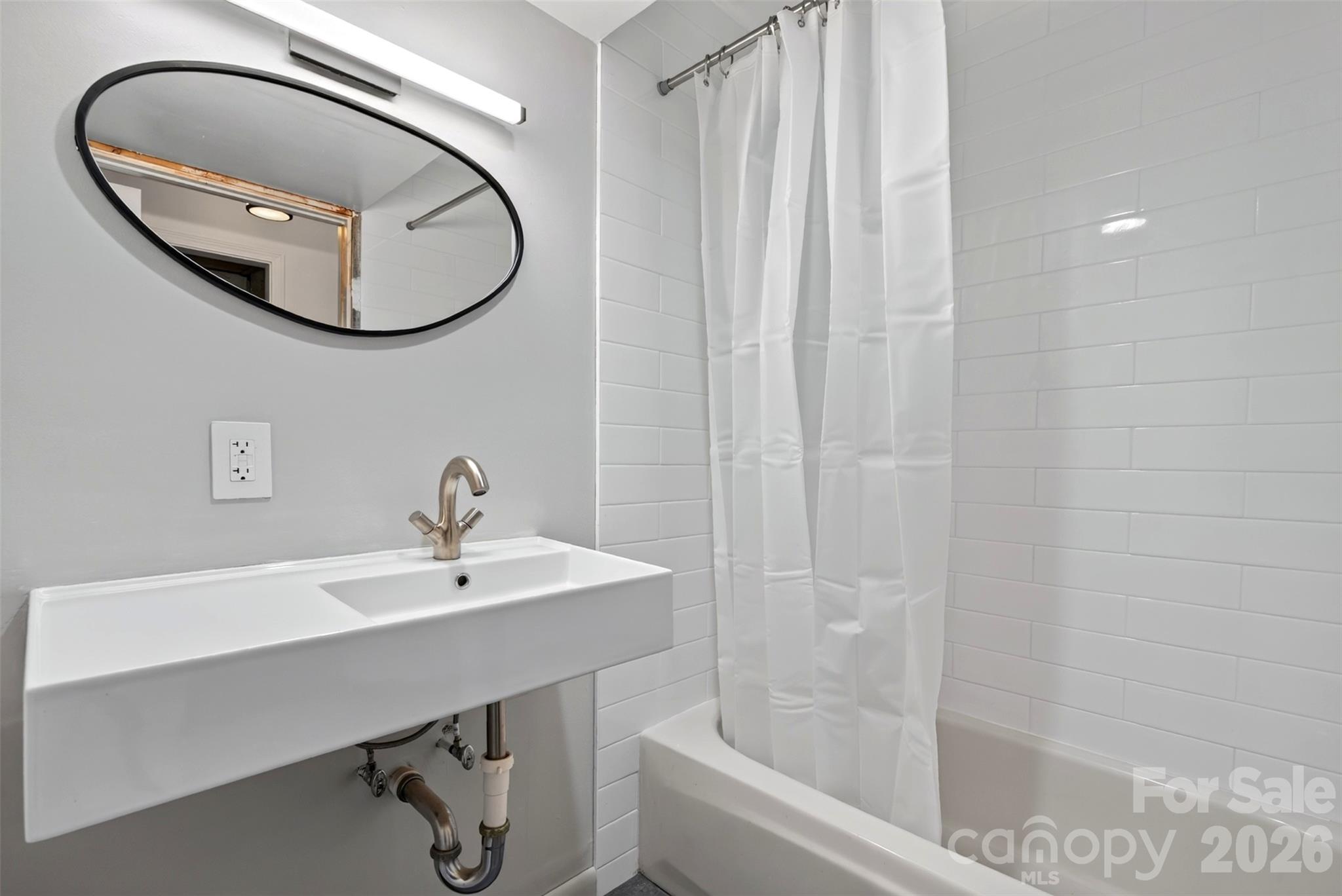 53 Hemlock Street Property Photo 22