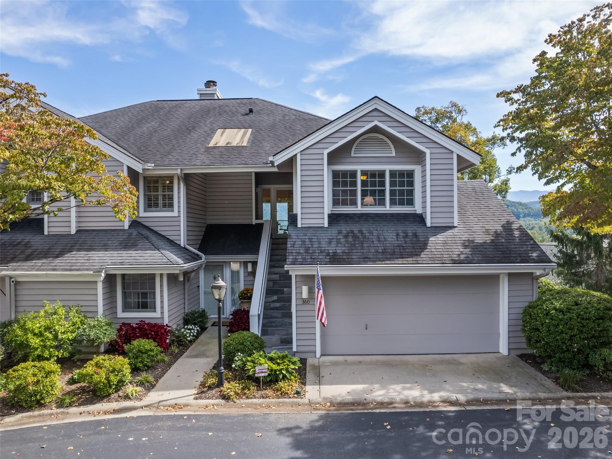 360 Skylark Lane Property Photo 3