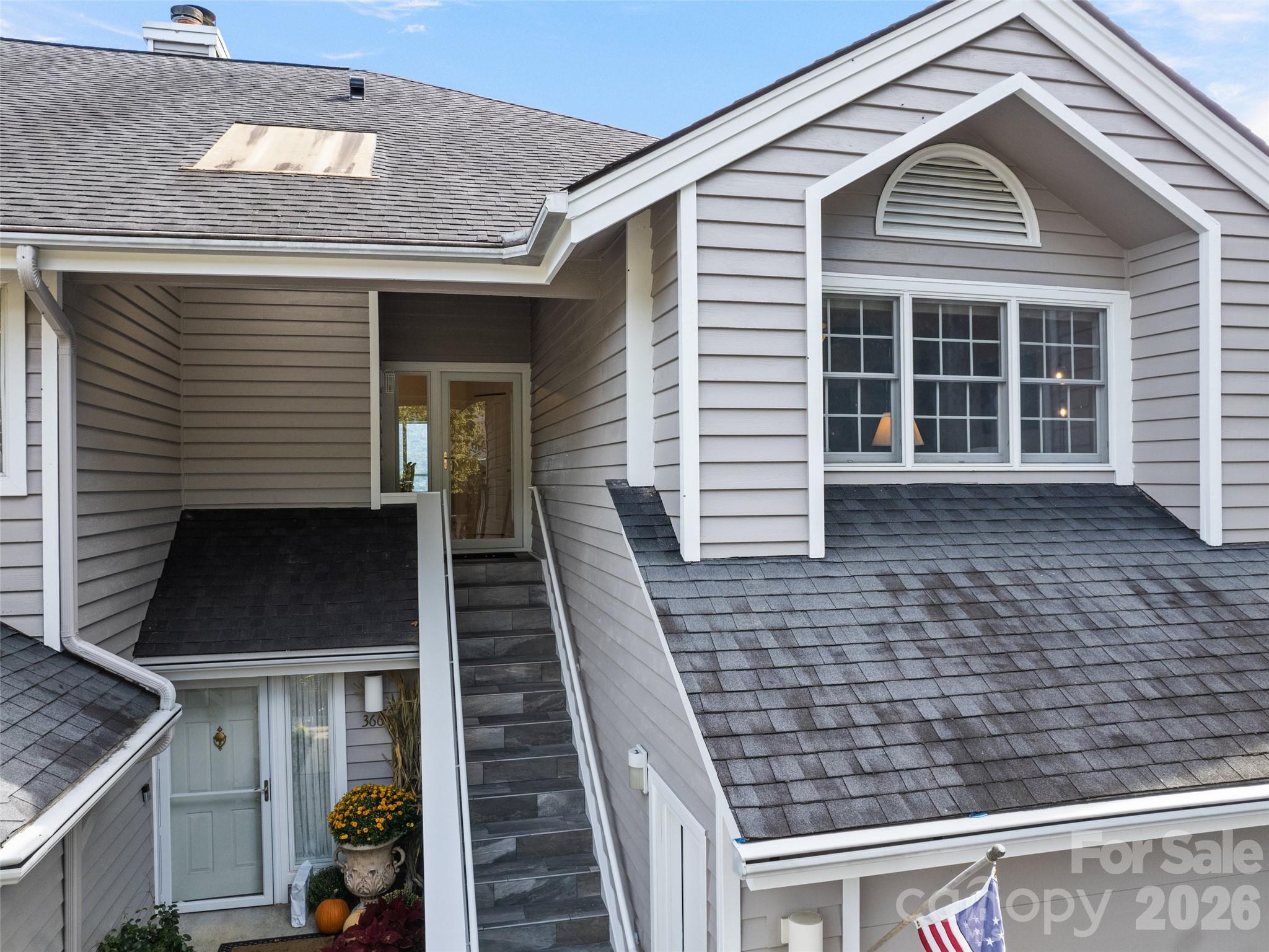 360 Skylark Lane Property Photo 4