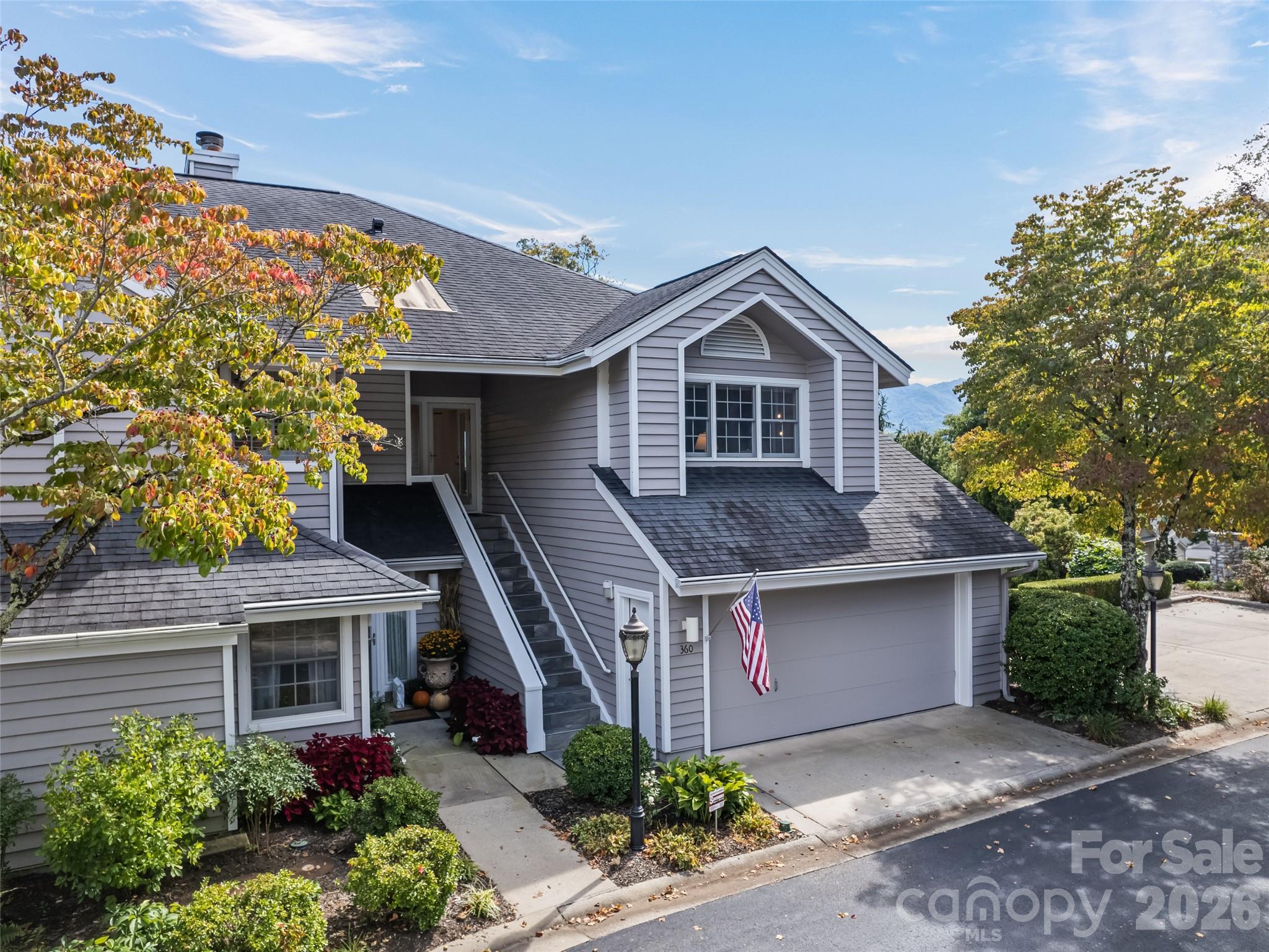 360 Skylark Lane Property Photo 5