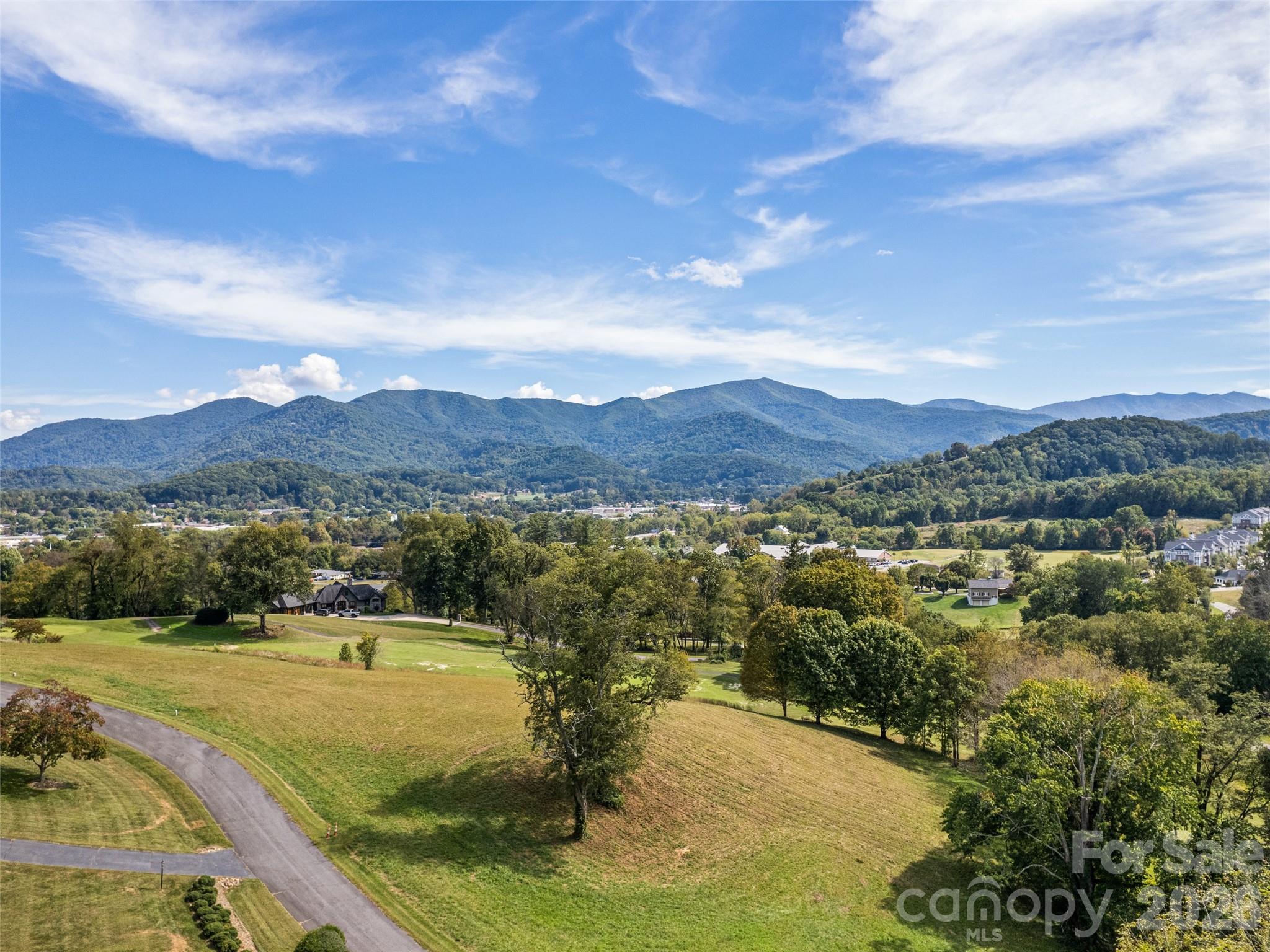 360 Skylark Lane Property Photo 9
