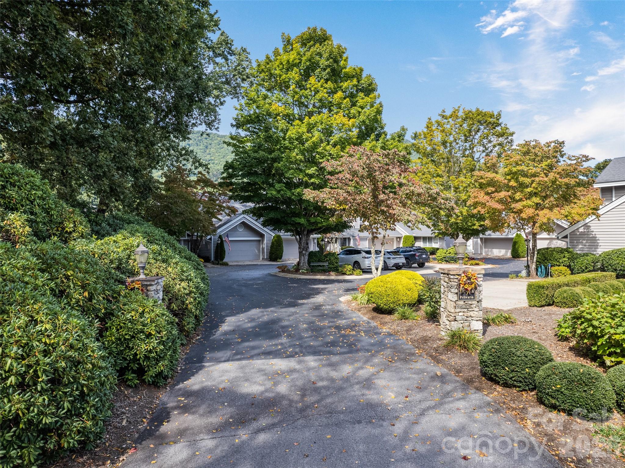 360 Skylark Lane Property Photo 10