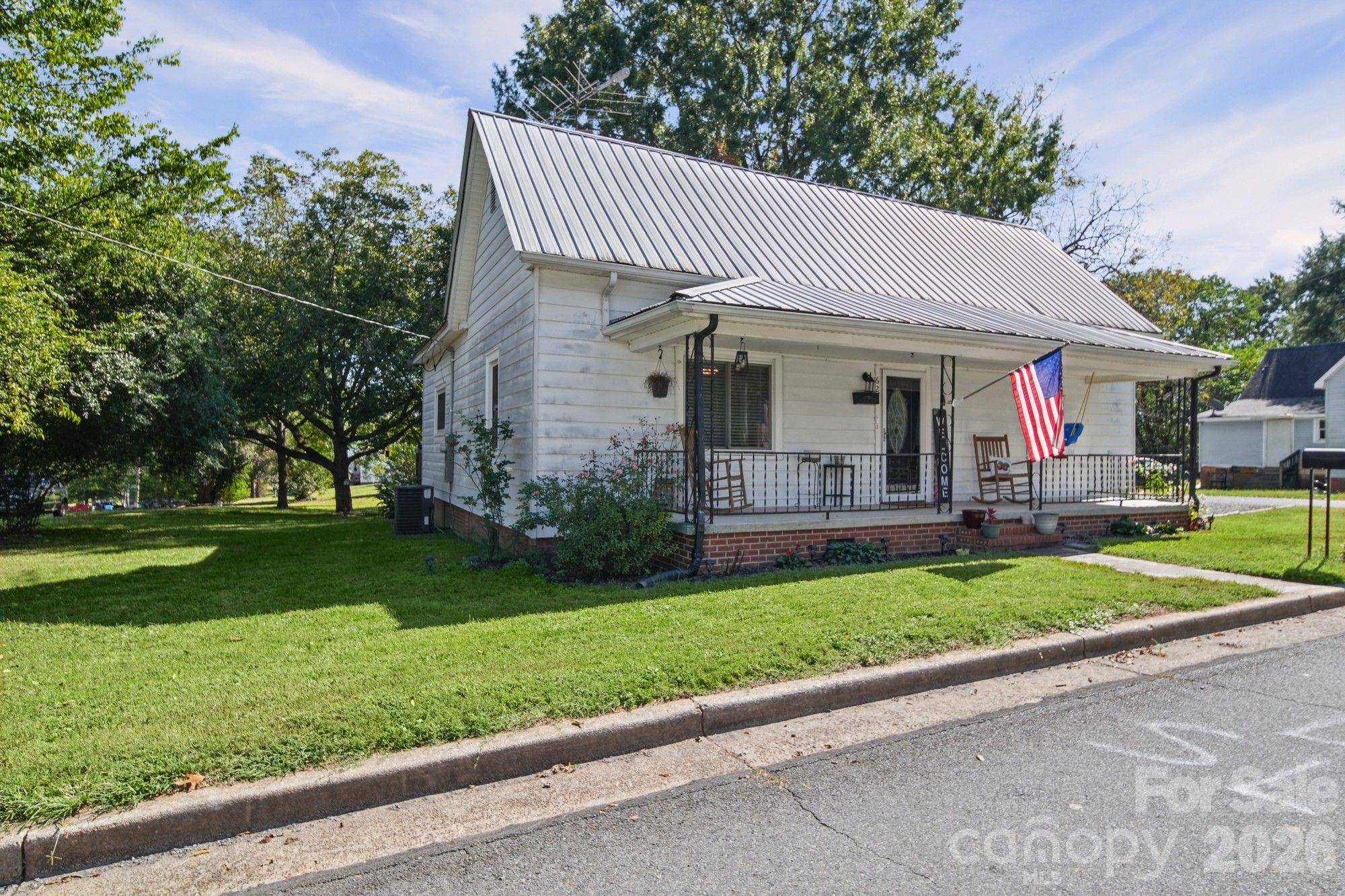 626 Austin Street Property Photo 2