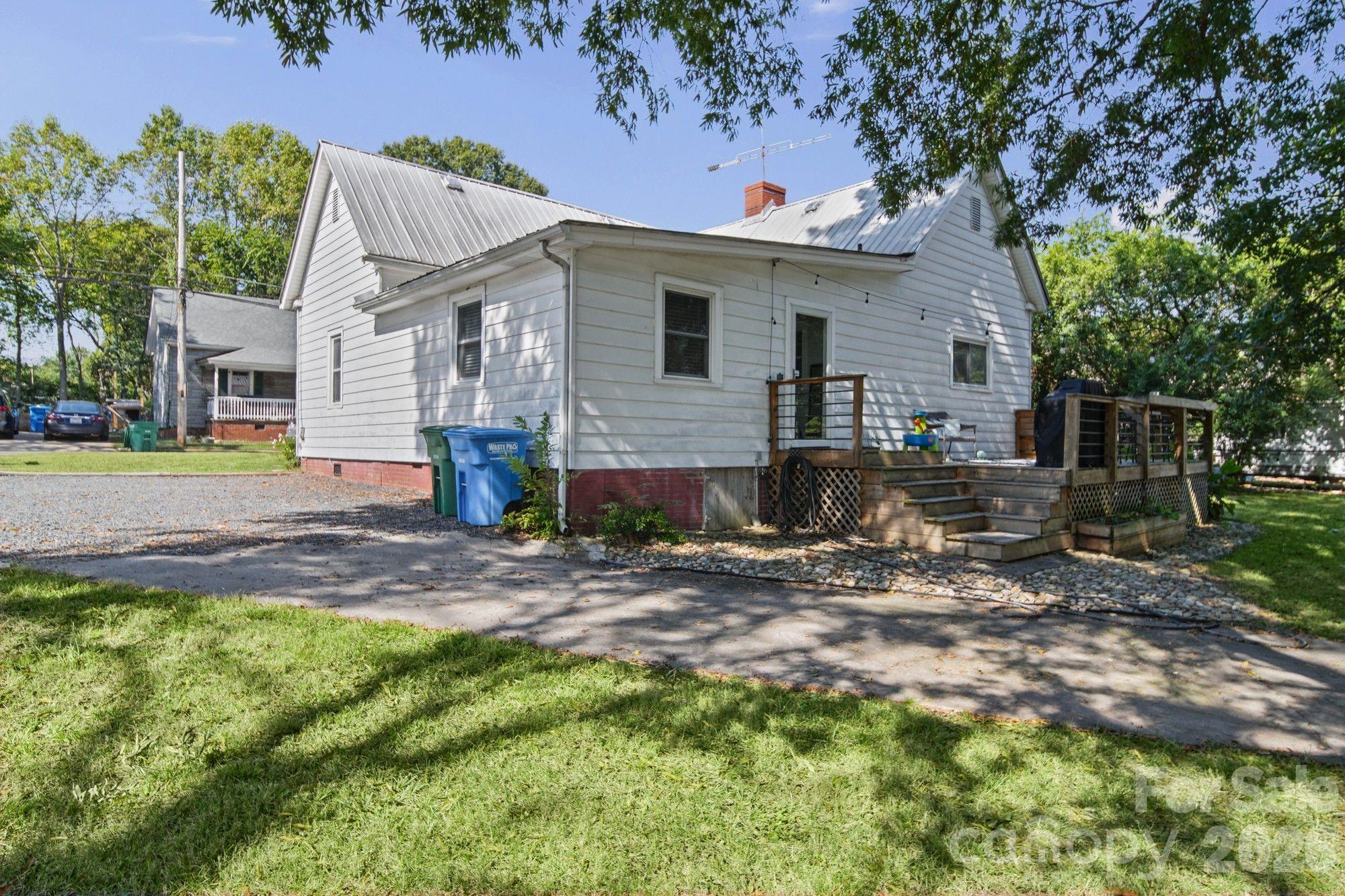 626 Austin Street Property Photo 4