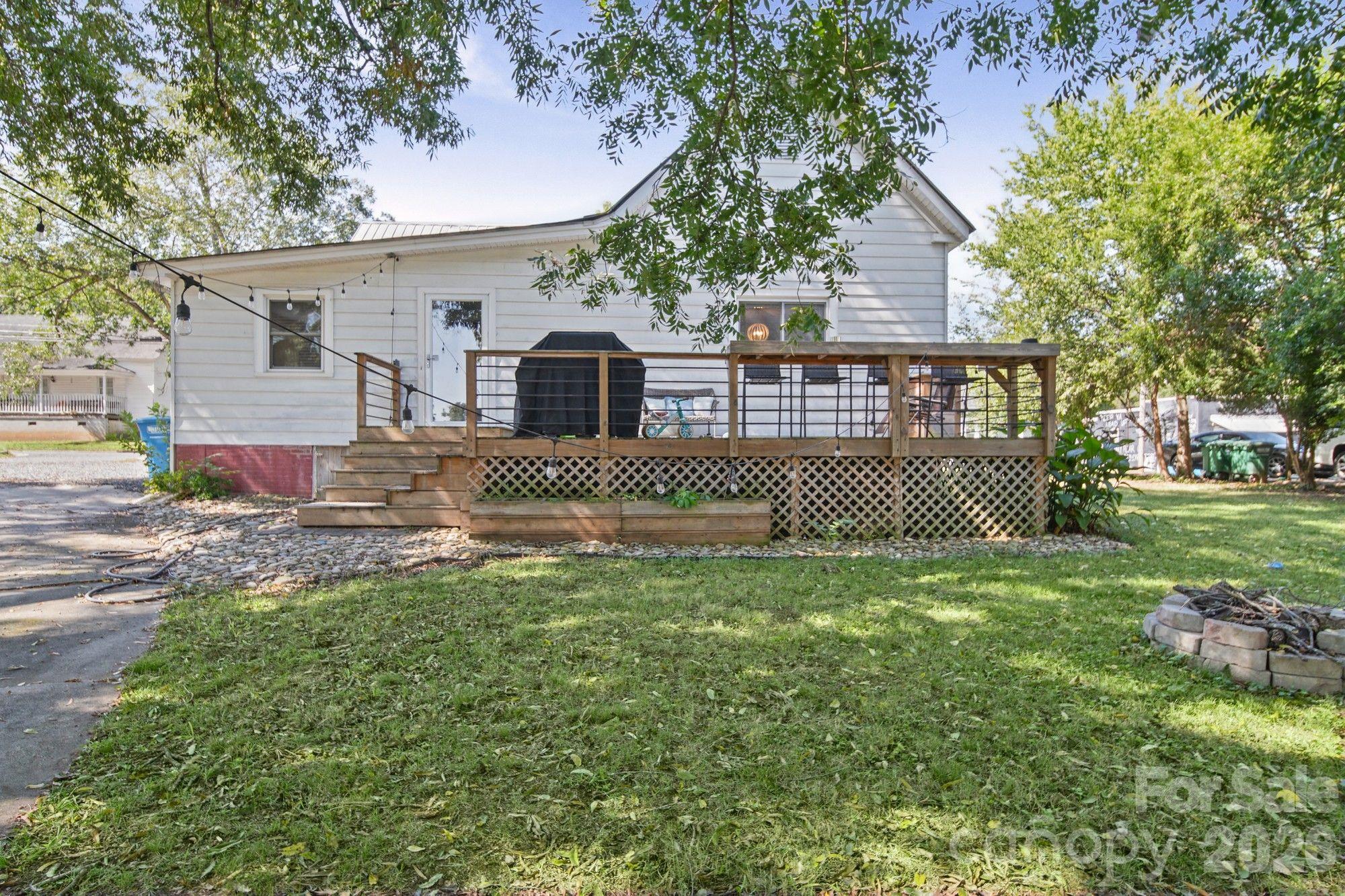626 Austin Street Property Photo 5
