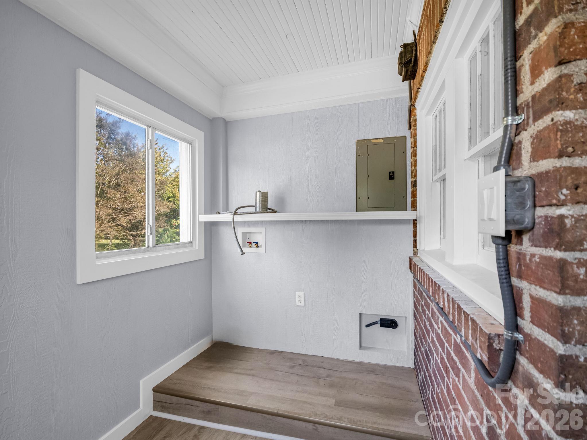 2 Roberts Street Property Photo 32