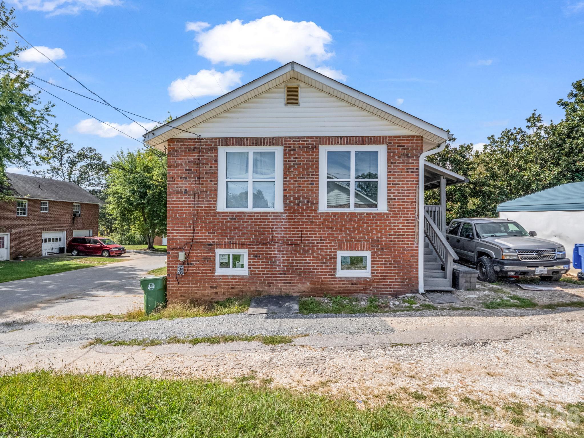 2 Roberts Street Property Photo 35