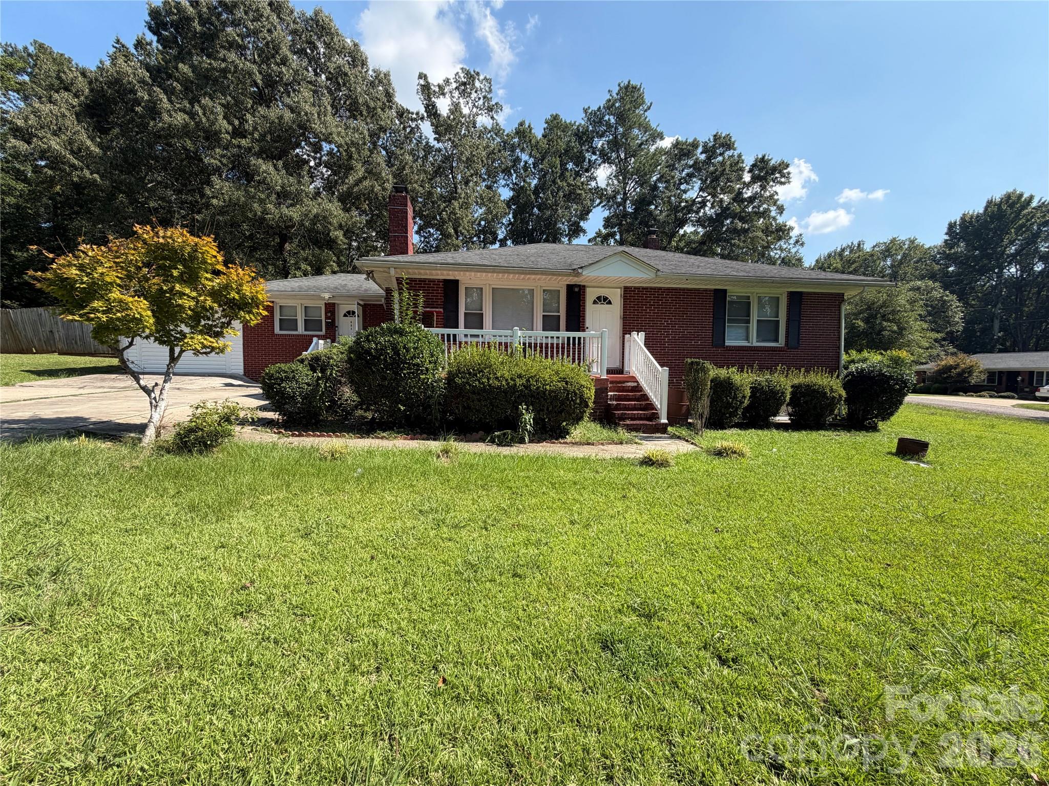 604 Willow Street Property Photo 1