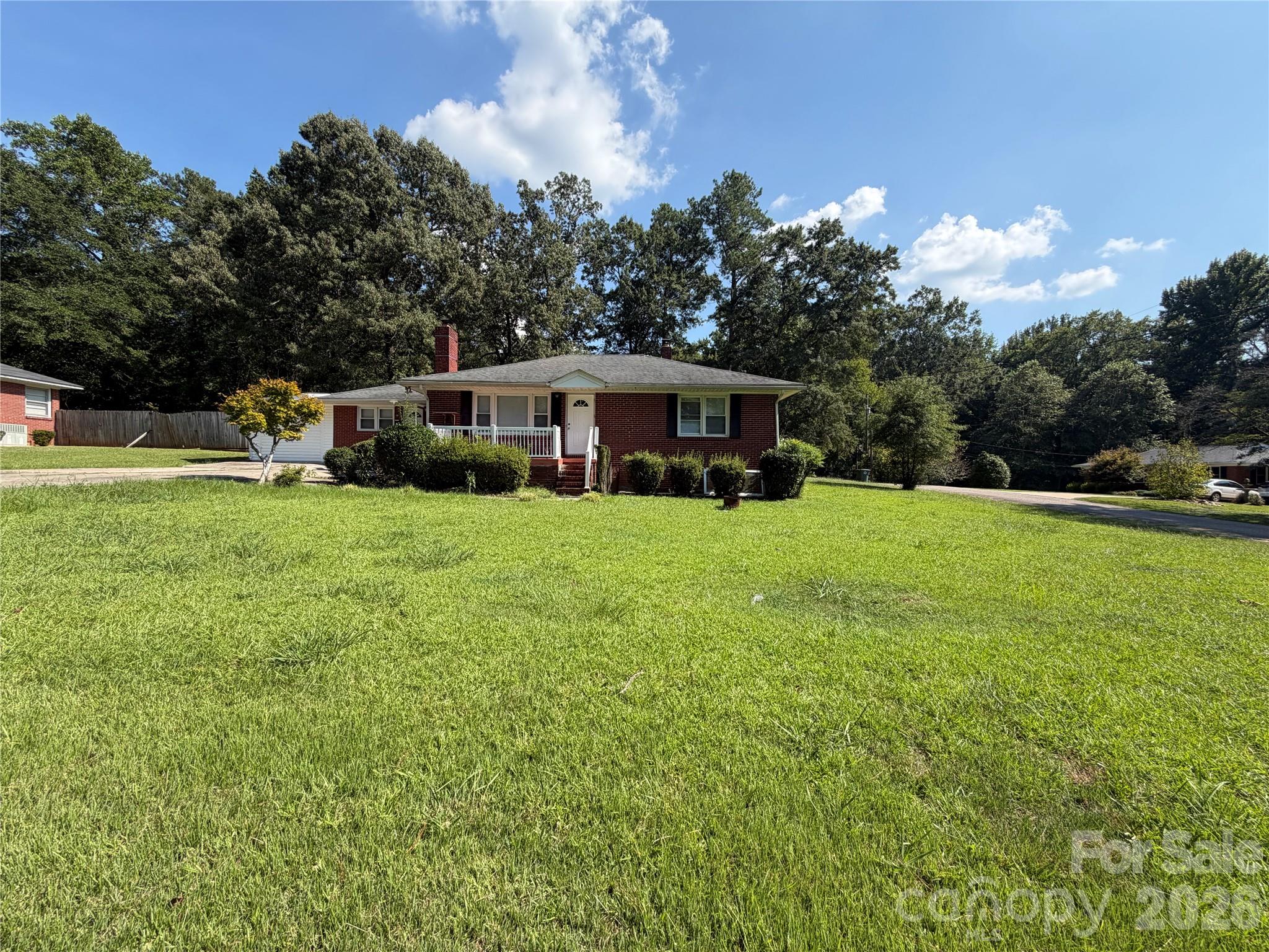 604 Willow Street Property Photo 2