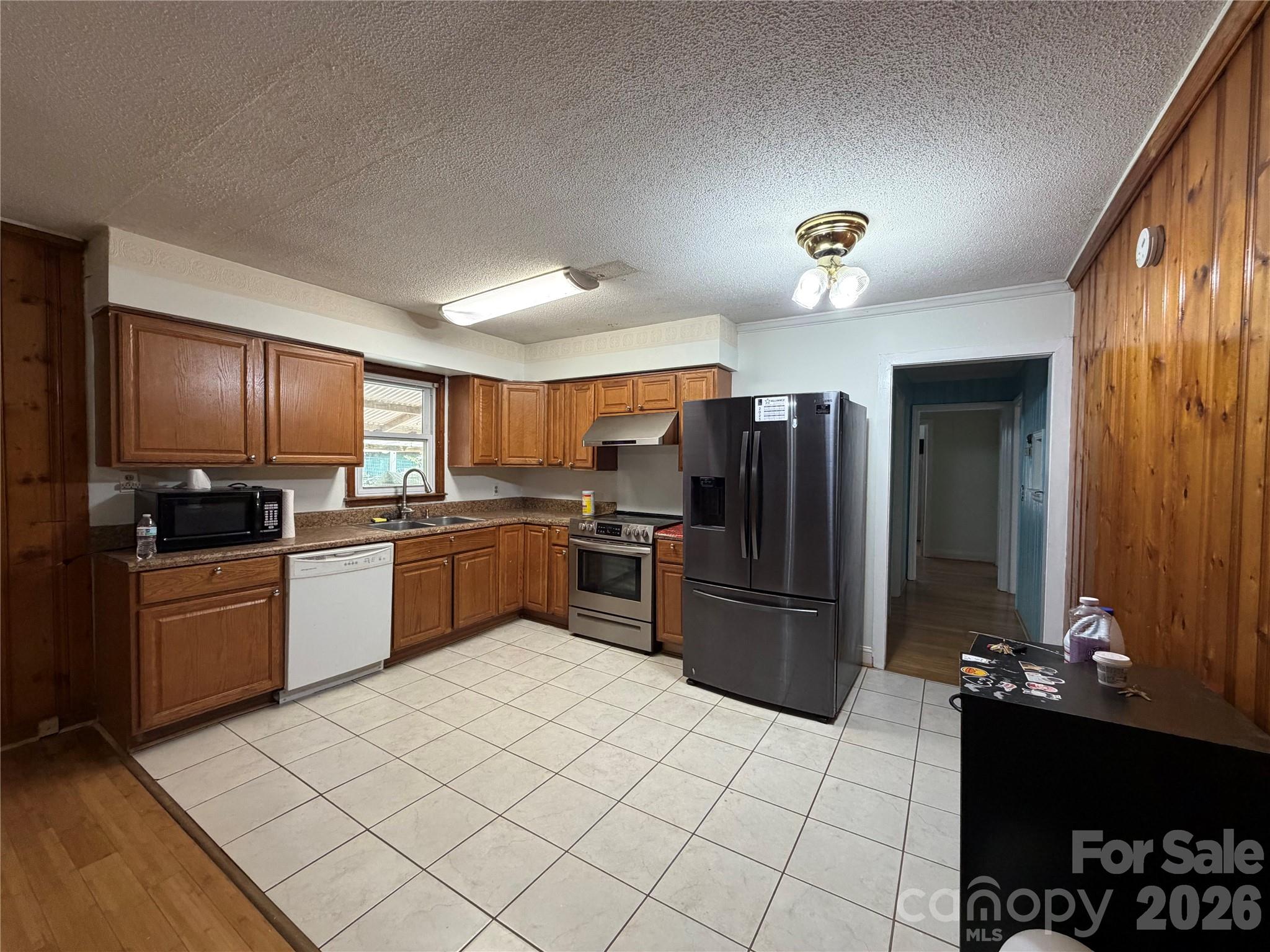 604 Willow Street Property Photo 7