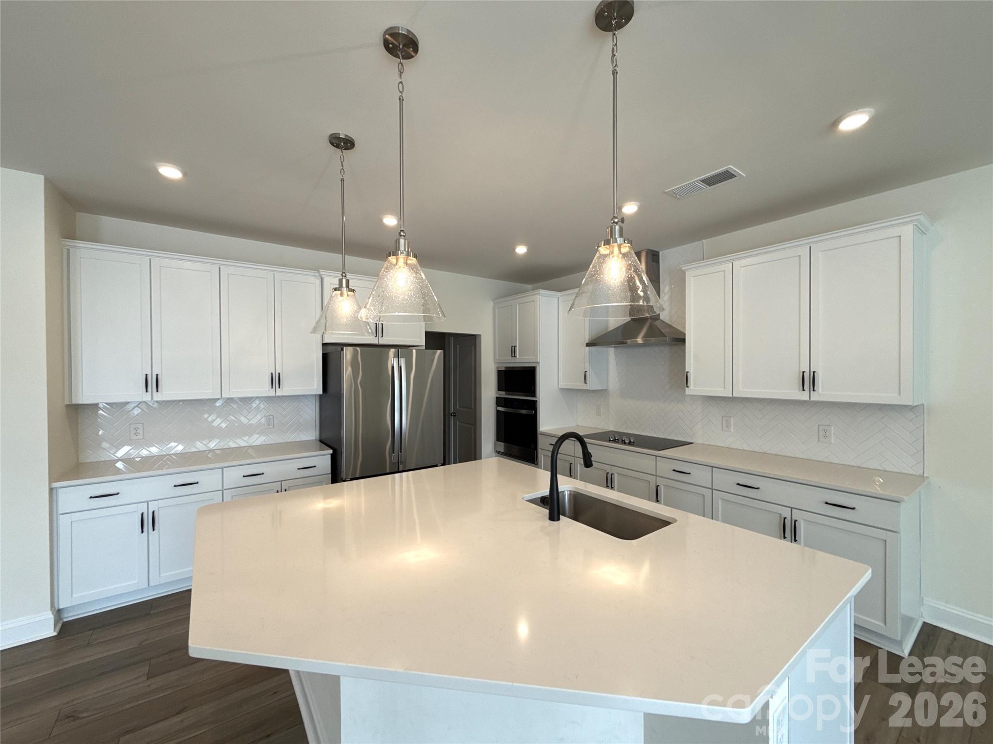 6032 Mariemont Circle Property Photo 4
