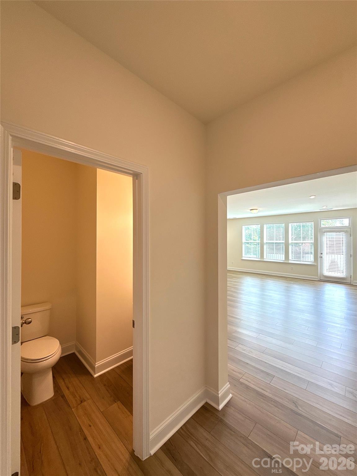 6032 Mariemont Circle Property Photo 8