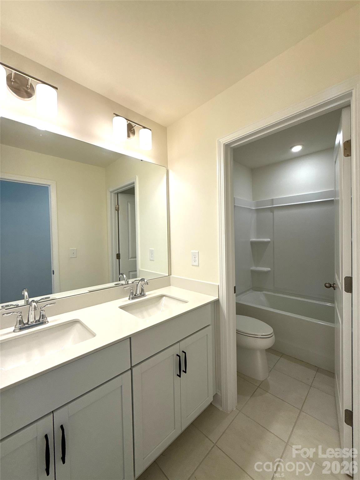 6032 Mariemont Circle Property Photo 13