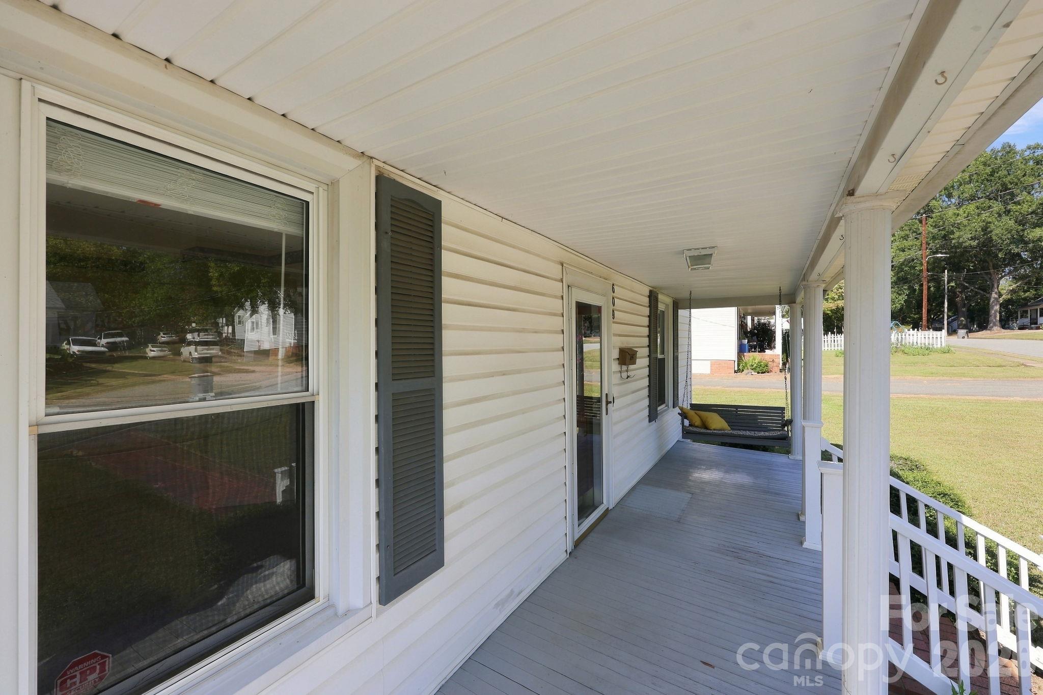 609 Poplar Avenue Property Photo 5