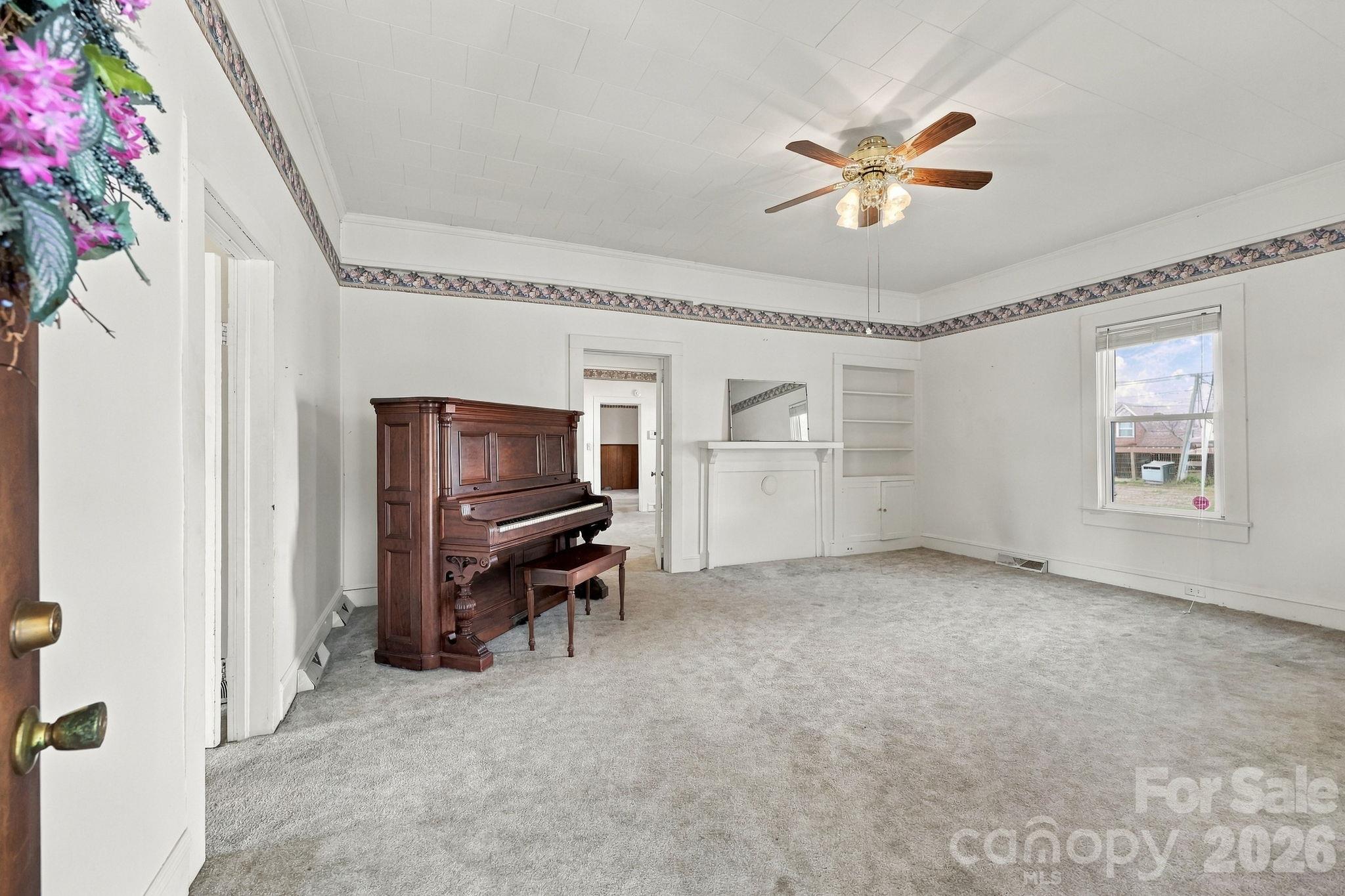 609 Poplar Avenue Property Photo 6