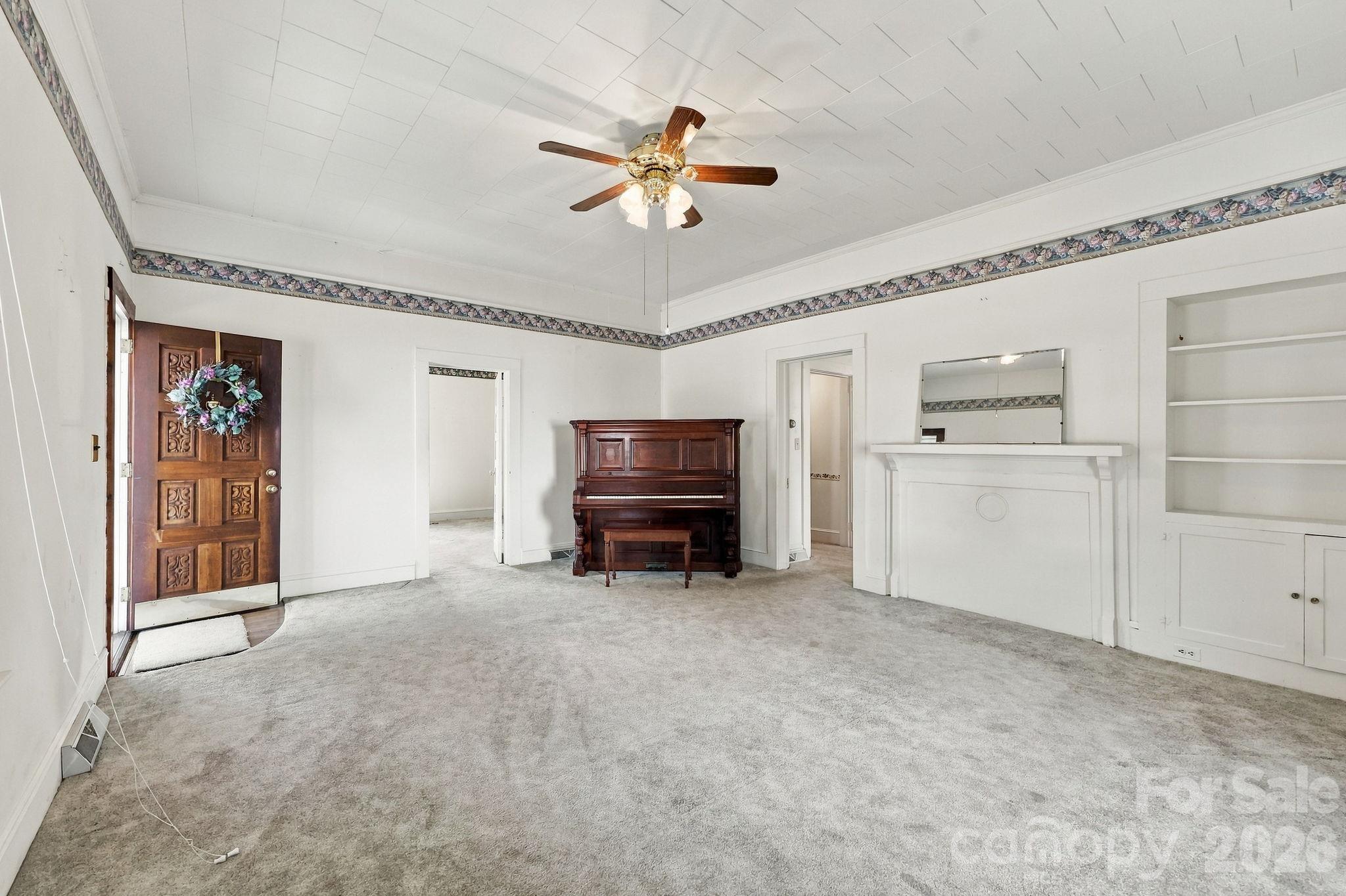 609 Poplar Avenue Property Photo 7