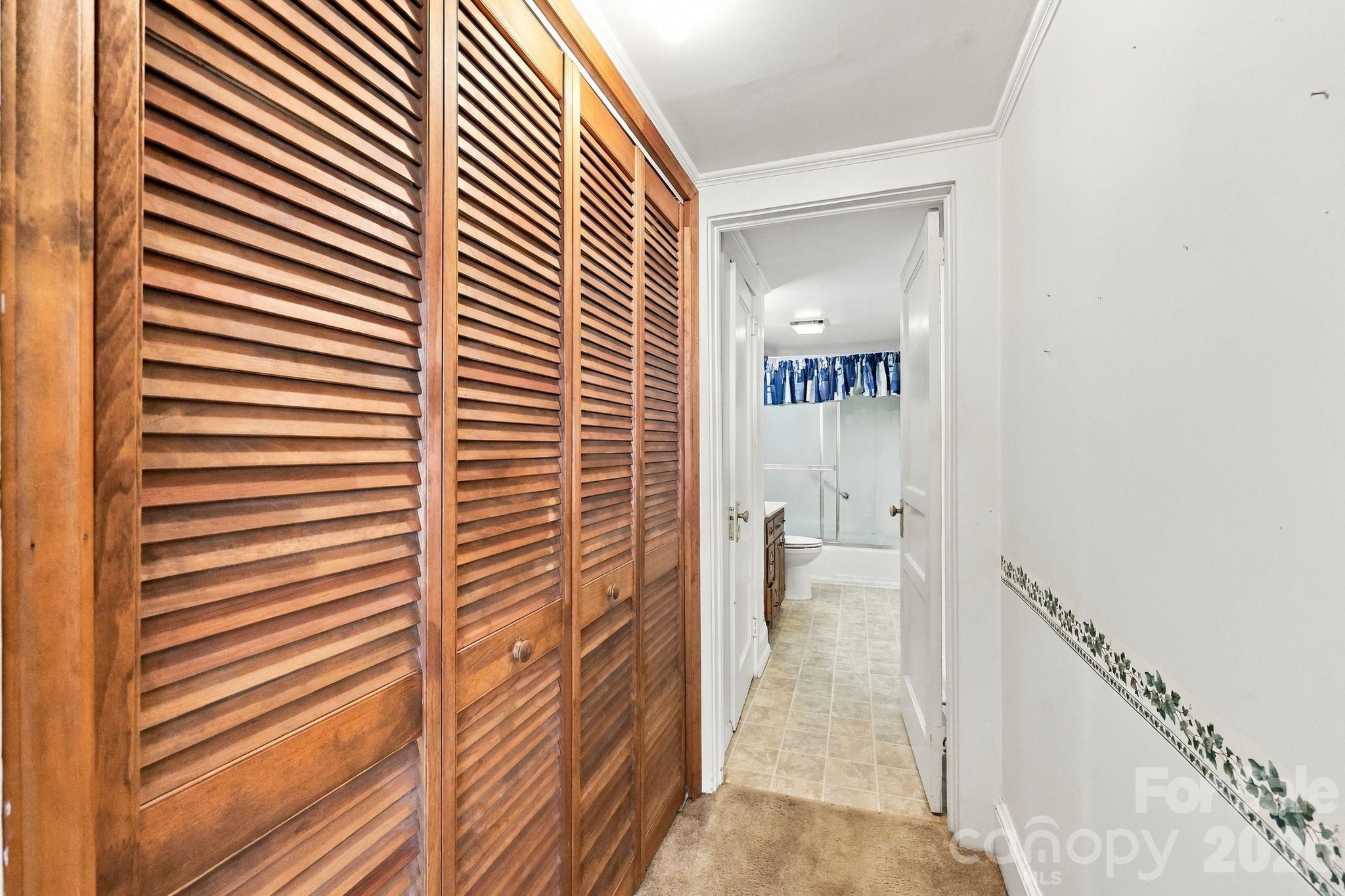 609 Poplar Avenue Property Photo 14