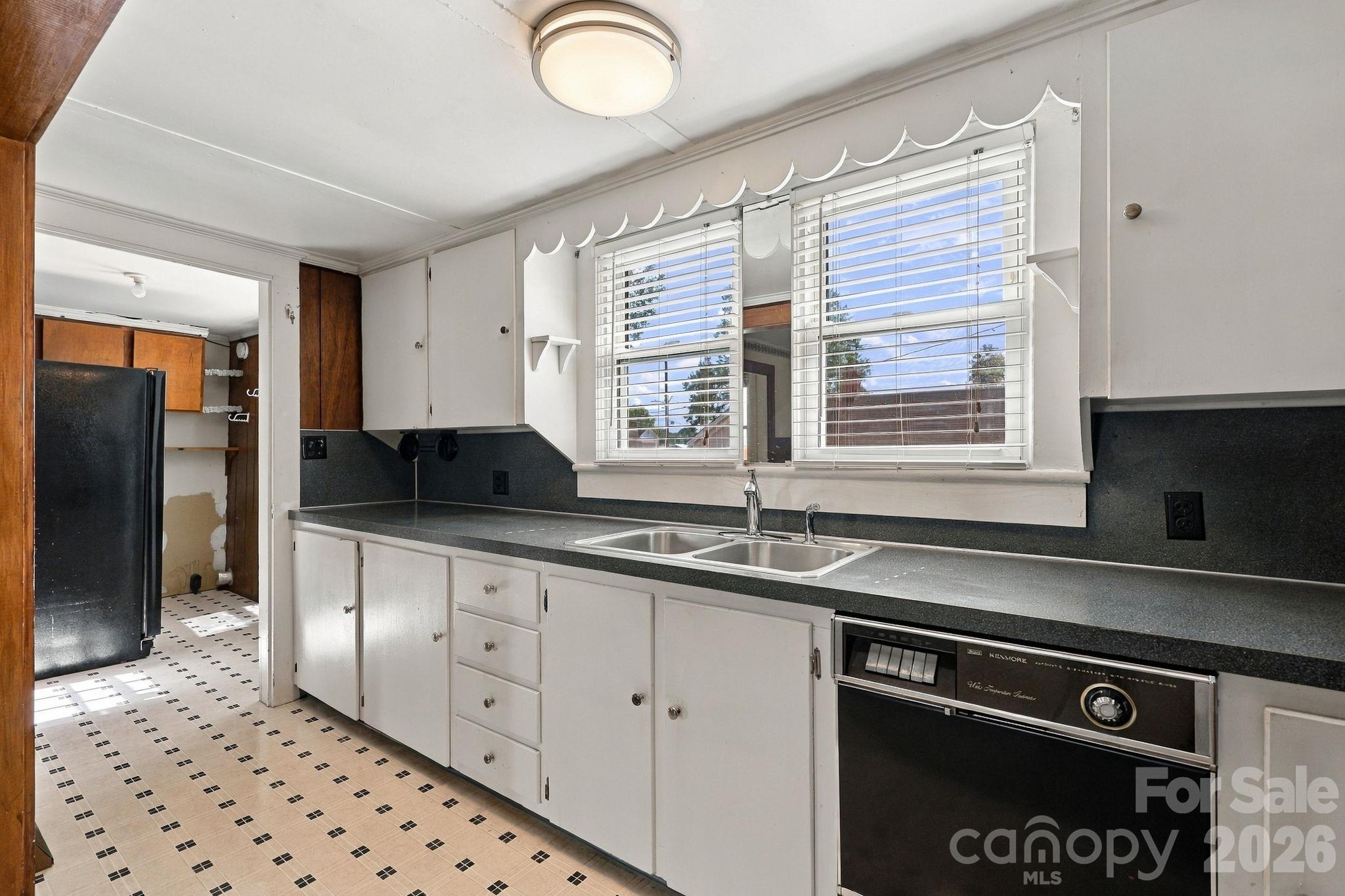 609 Poplar Avenue Property Photo 27