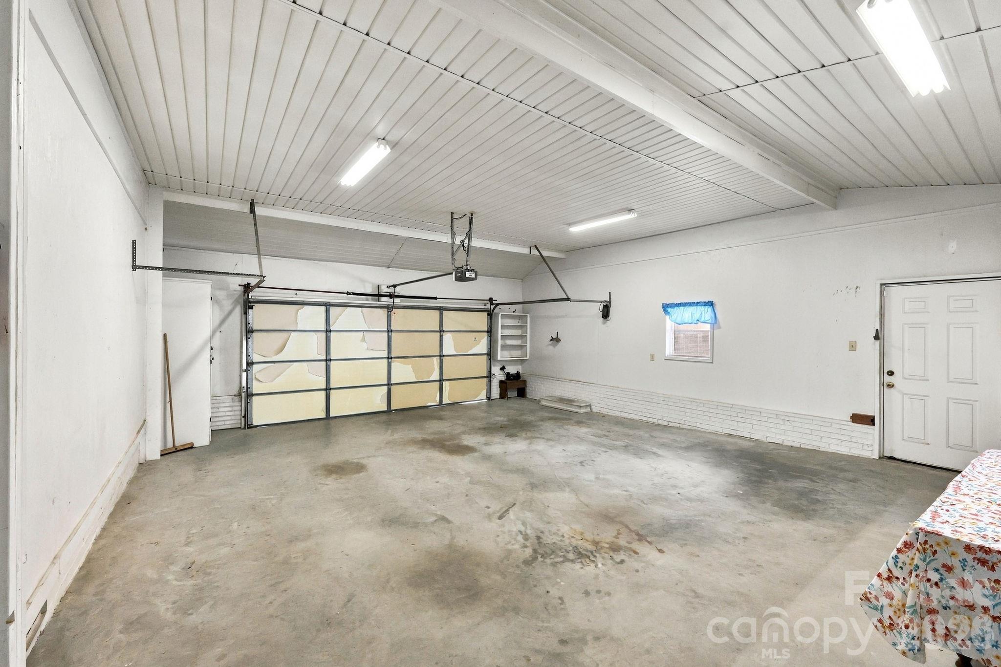 609 Poplar Avenue Property Photo 28