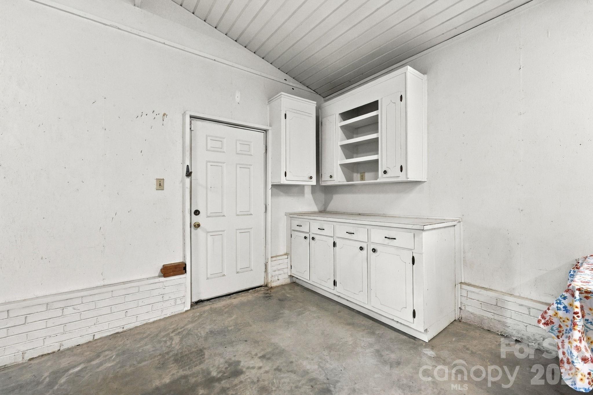 609 Poplar Avenue Property Photo 29