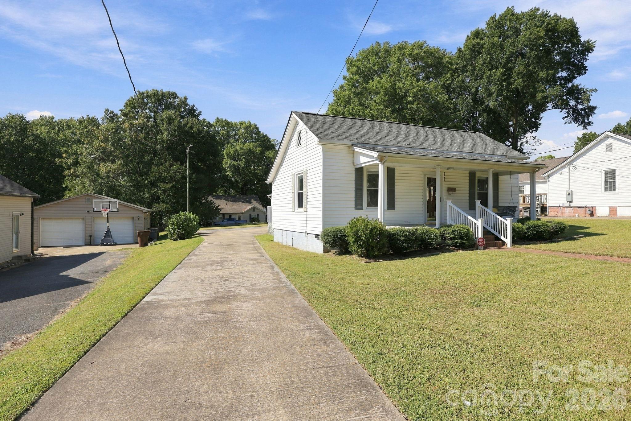609 Poplar Avenue Property Photo 32