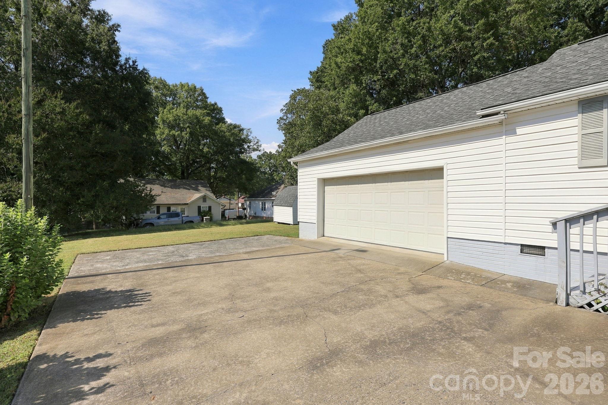 609 Poplar Avenue Property Photo 33