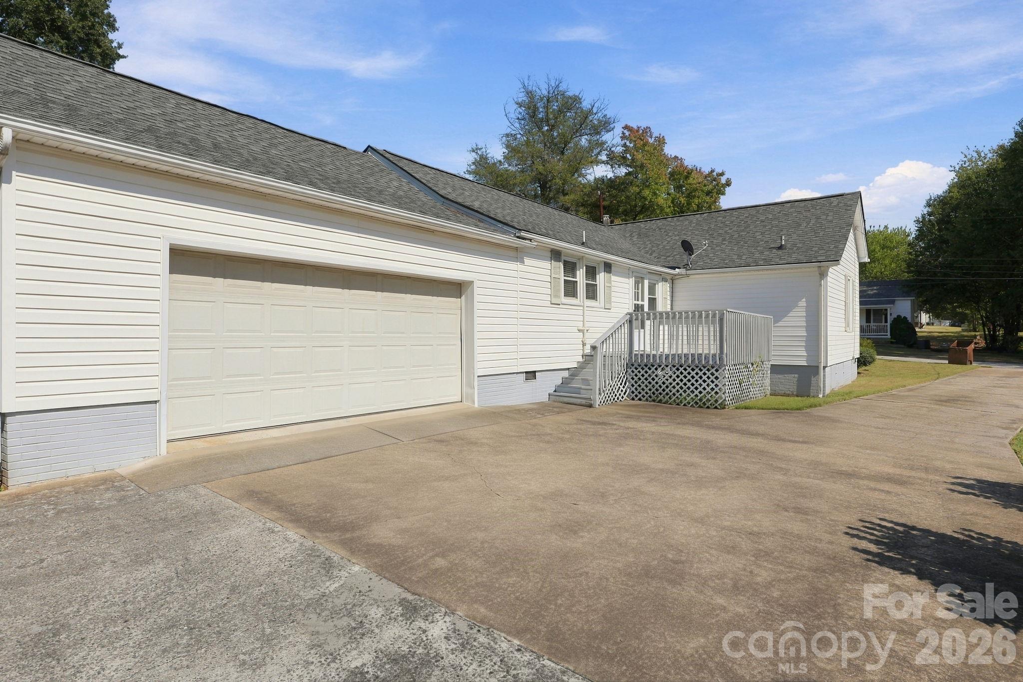 609 Poplar Avenue Property Photo 34