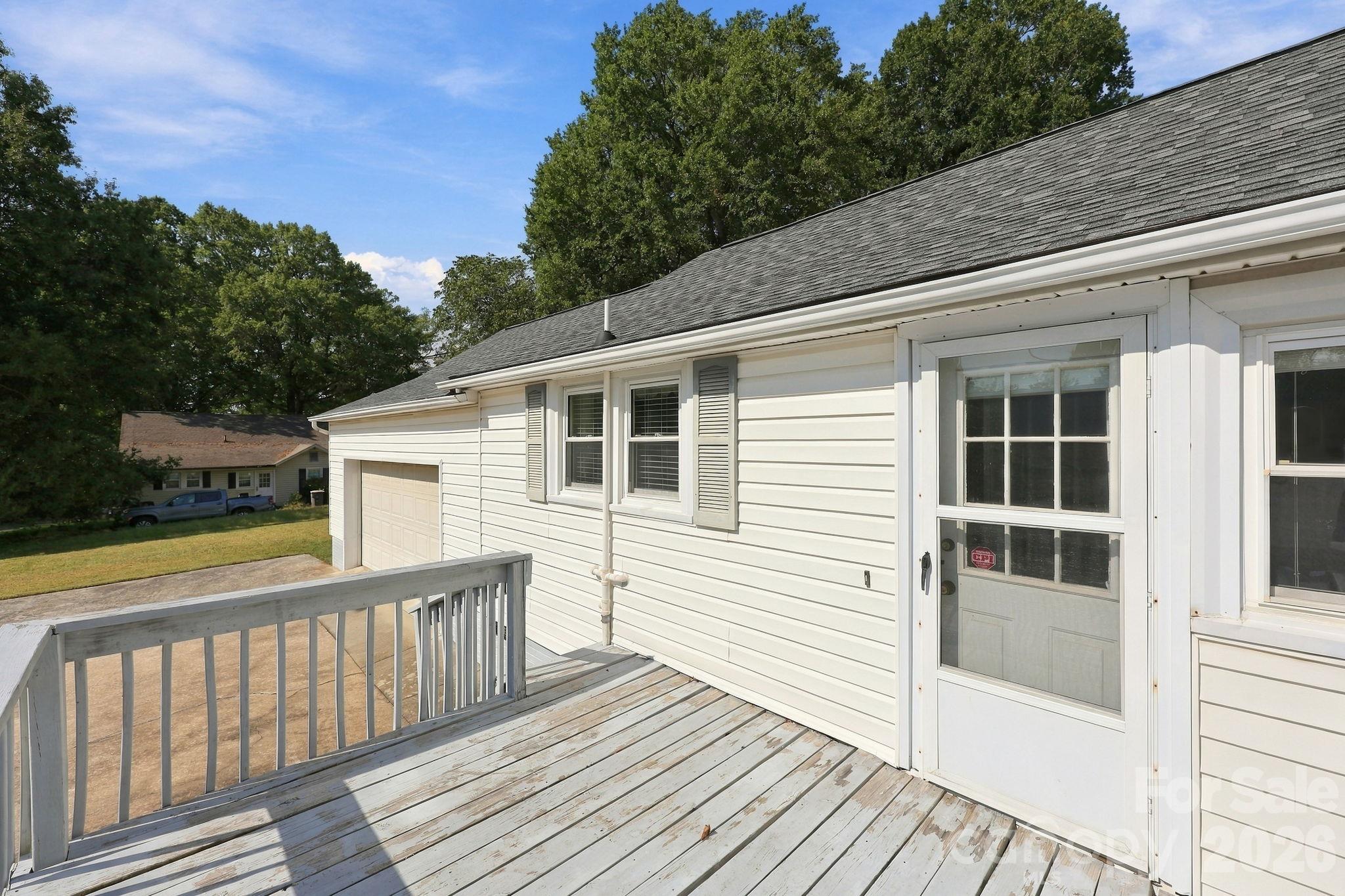 609 Poplar Avenue Property Photo 36