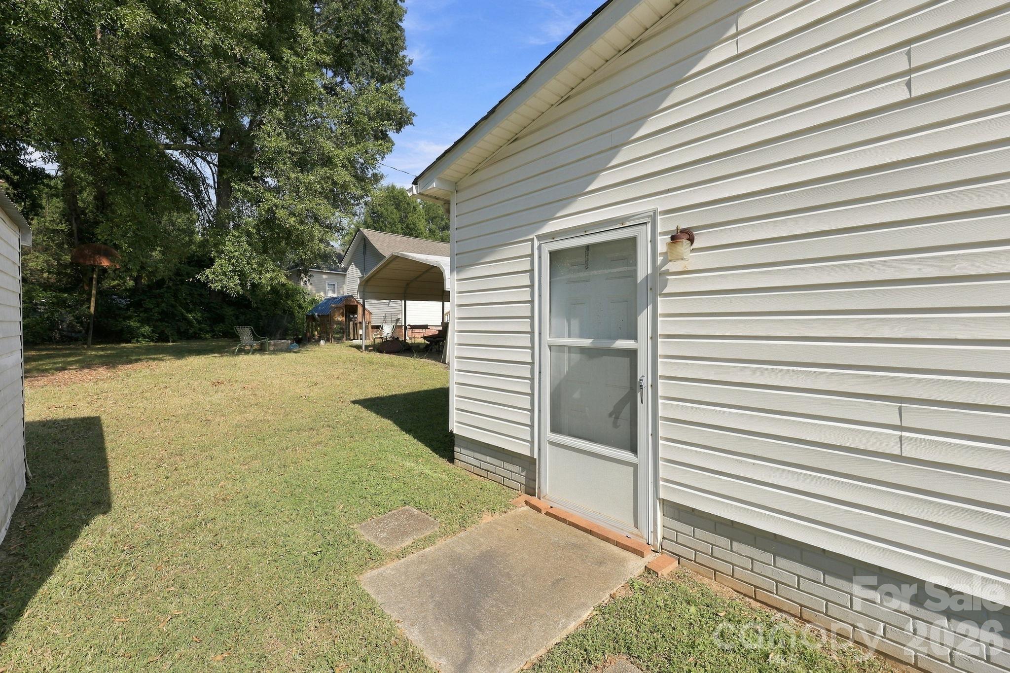609 Poplar Avenue Property Photo 38