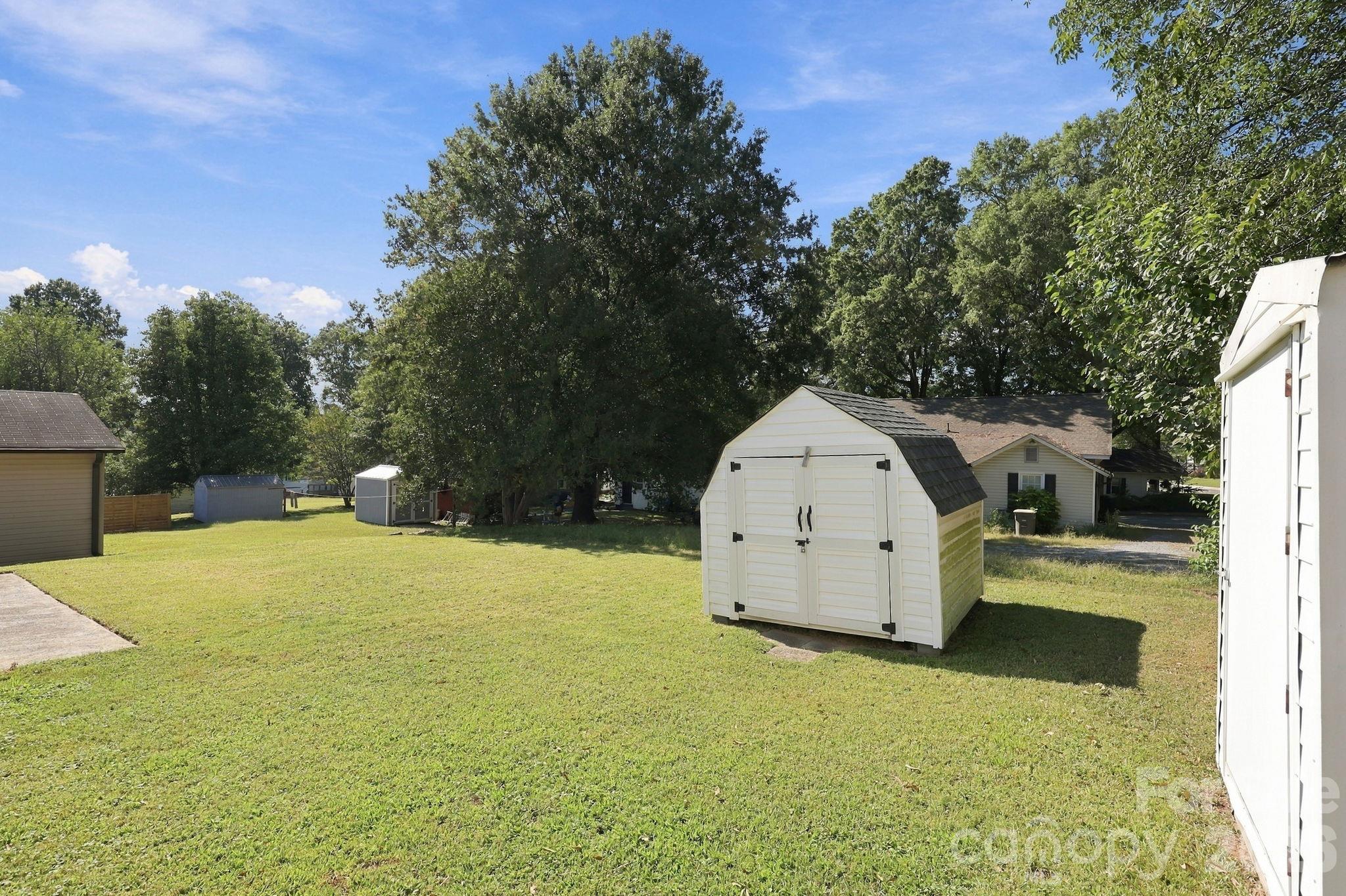 609 Poplar Avenue Property Photo 39
