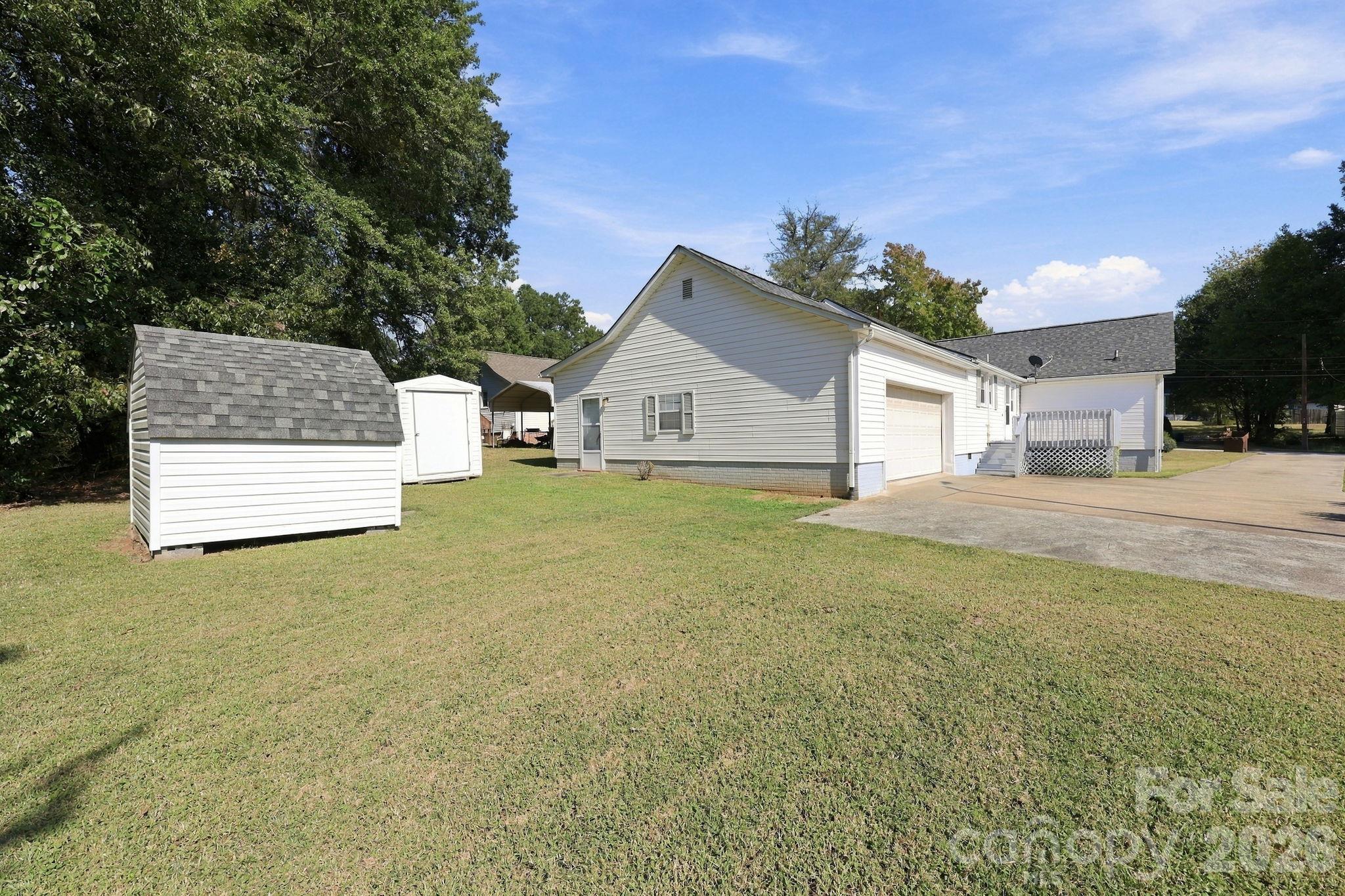 609 Poplar Avenue Property Photo 40