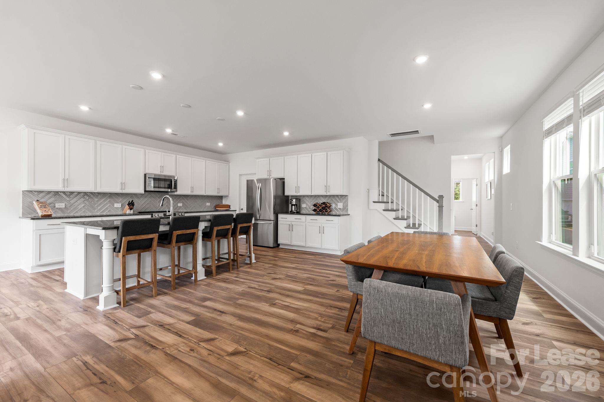2950 Clyde Drive Property Photo 6