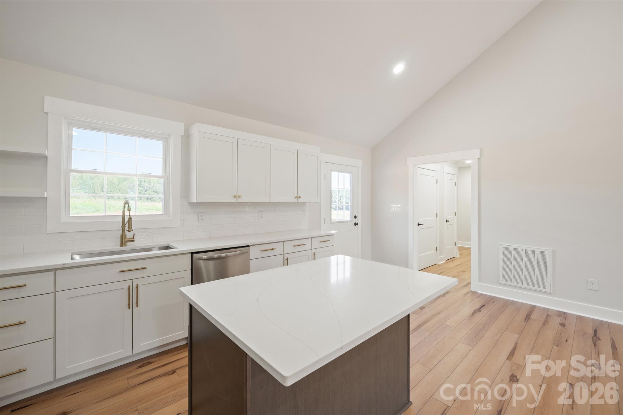 6292 Hill Gates Trail Property Photo 6