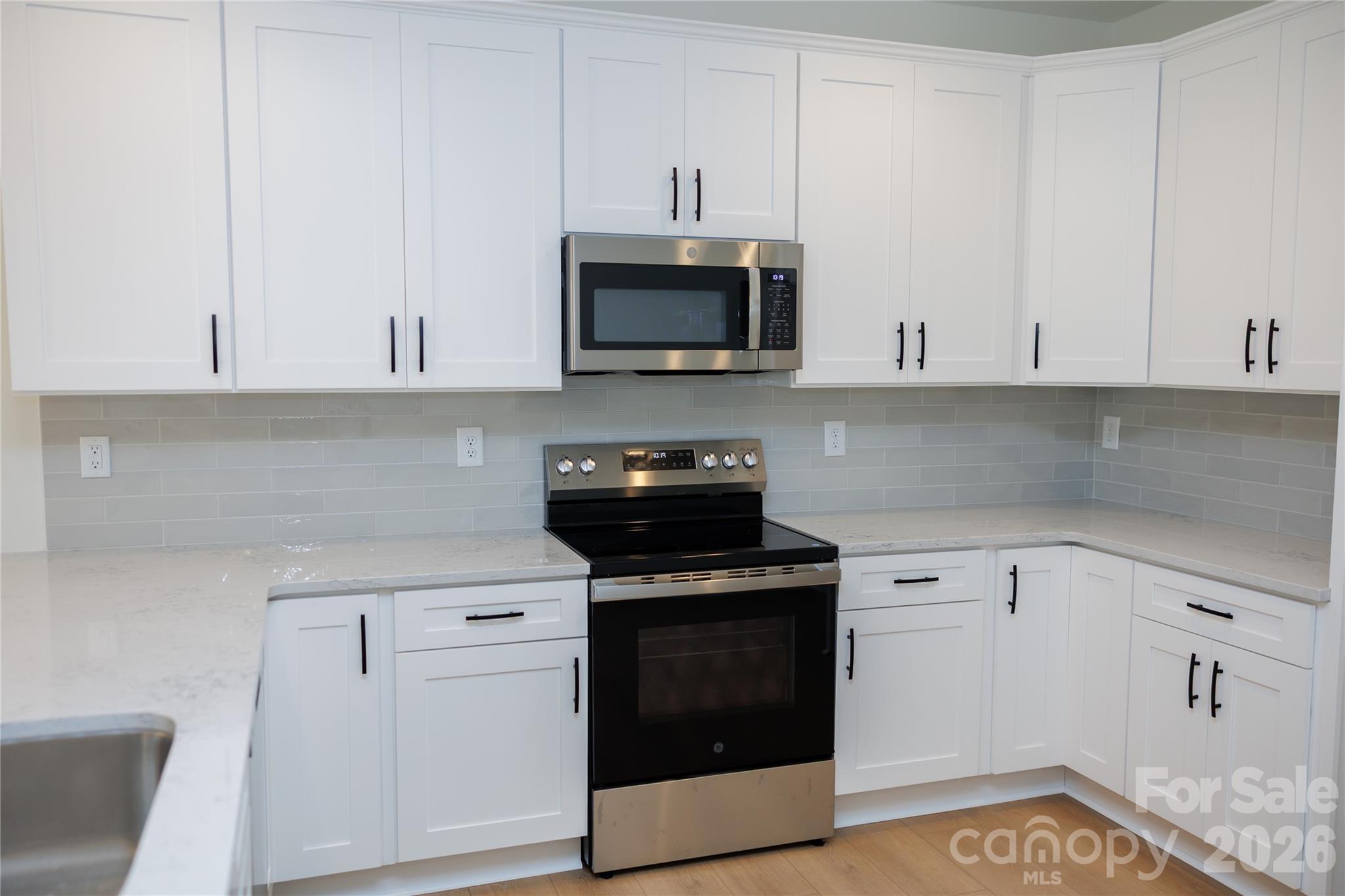 107 Abbington Lane Property Photo 10