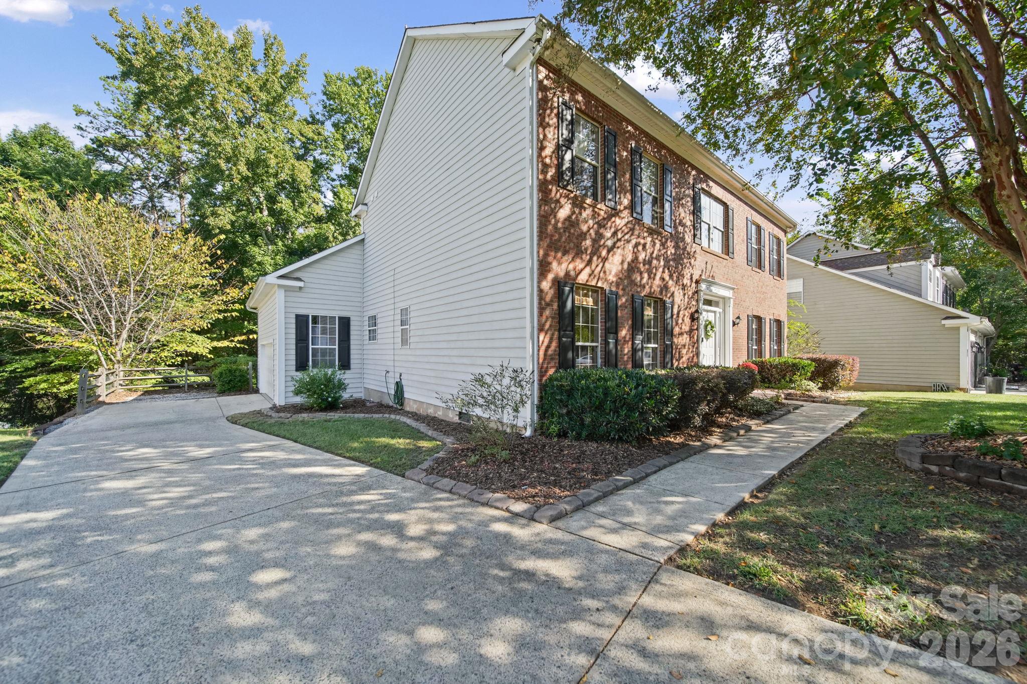 14528 Limestone Lane Property Photo 3