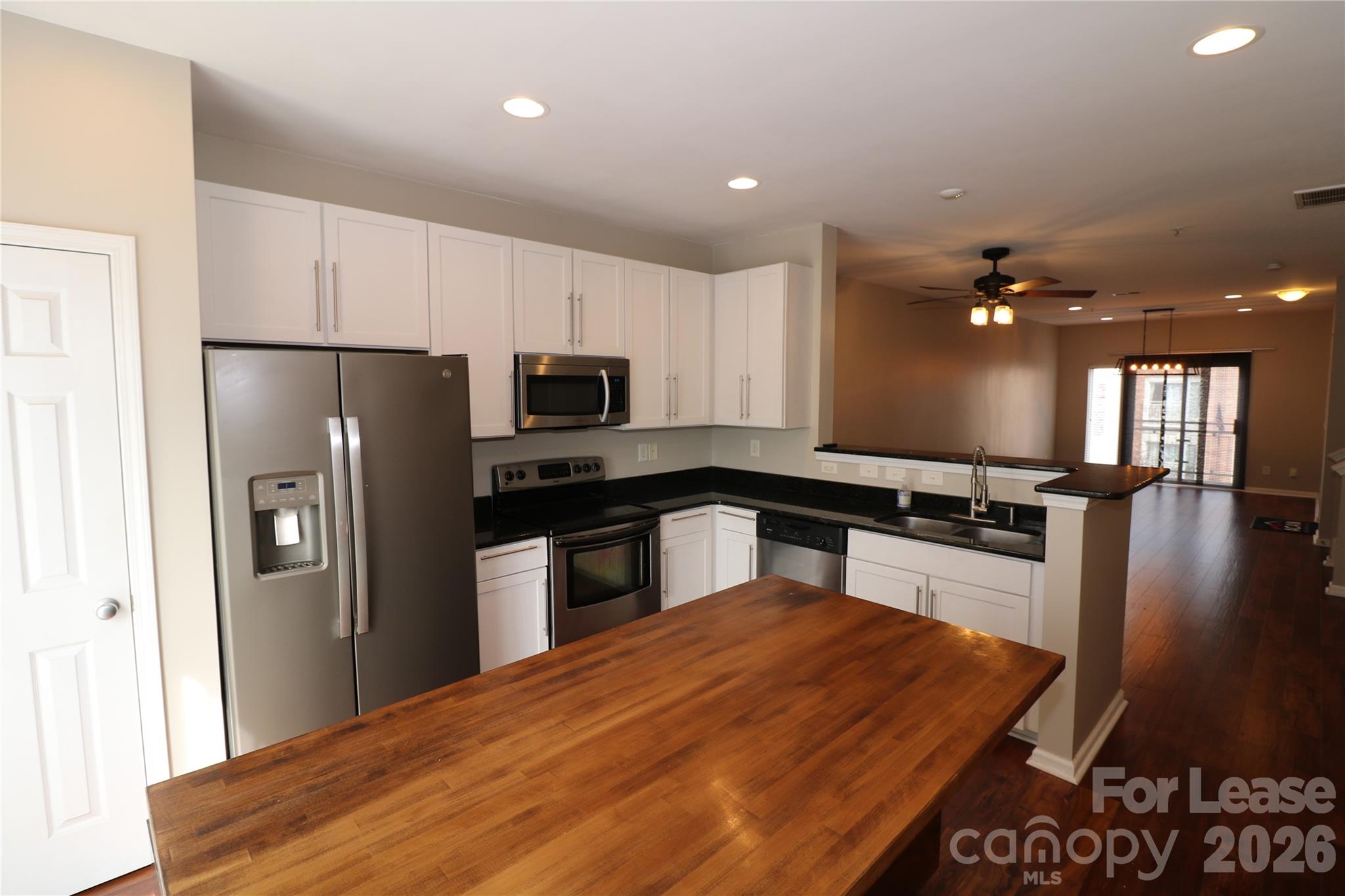 524 Donatello Avenue Property Photo 3