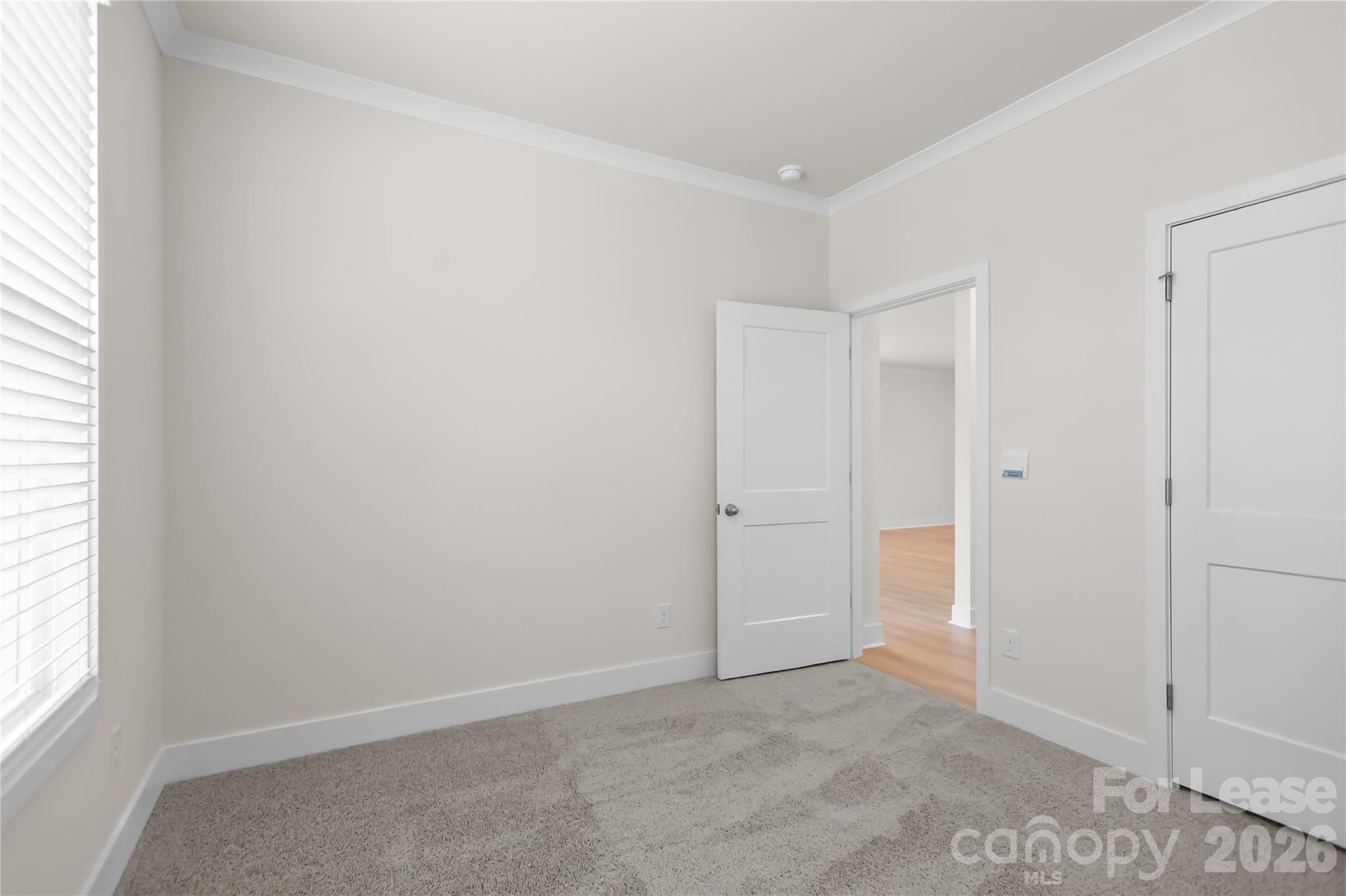 7589 Bainbridge Road Property Photo 5