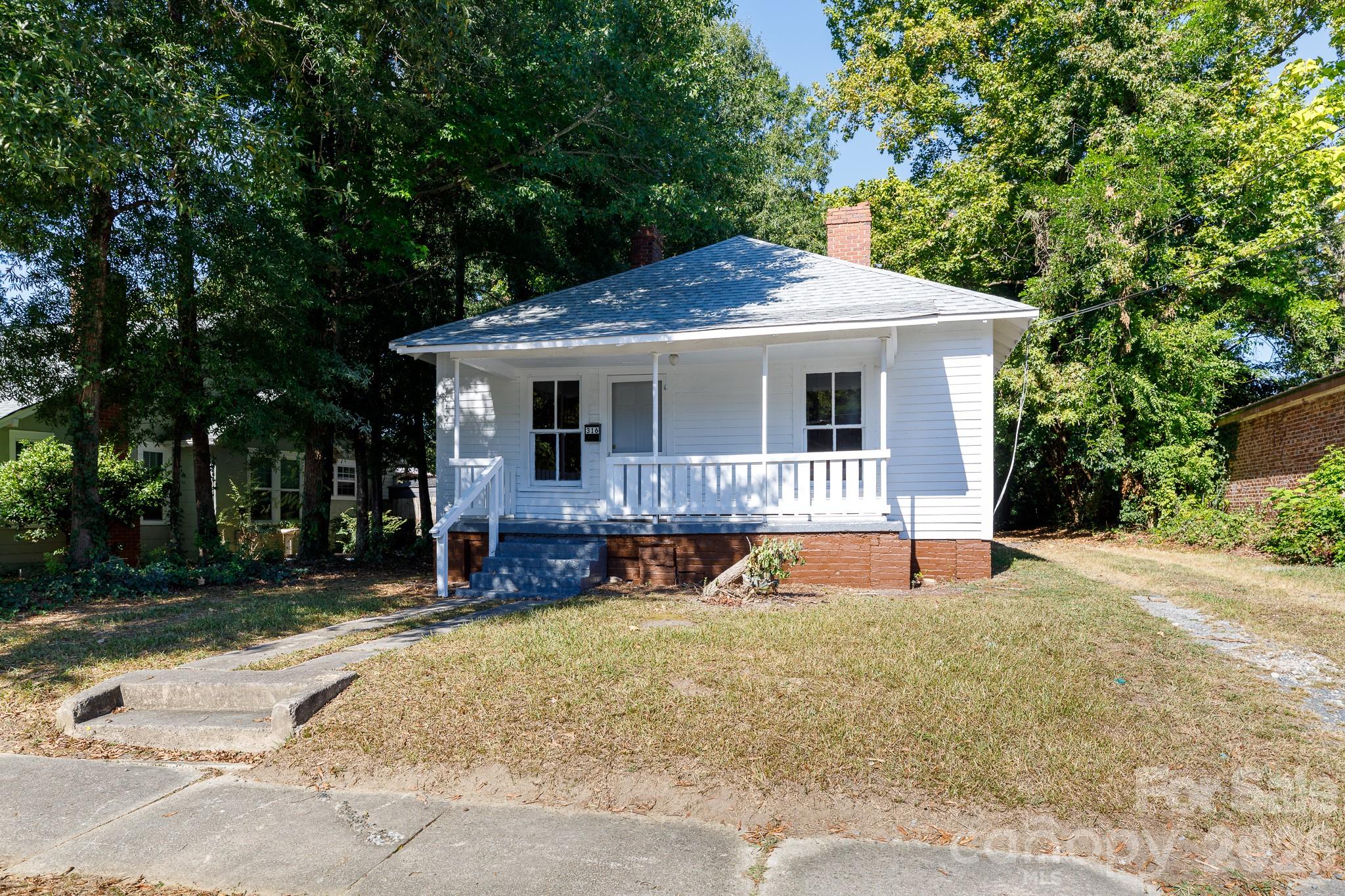 316 S Stonewall Avenue Property Photo 1