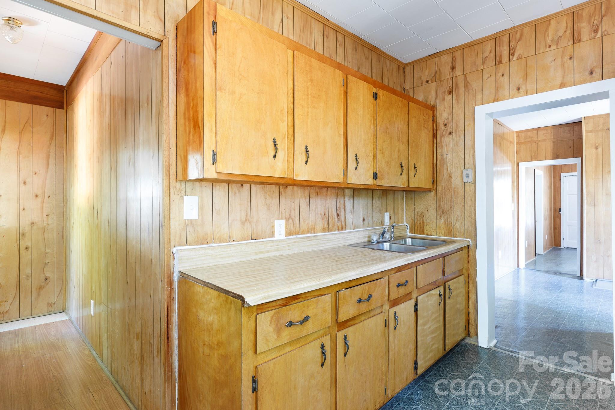 316 S Stonewall Avenue Property Photo 10